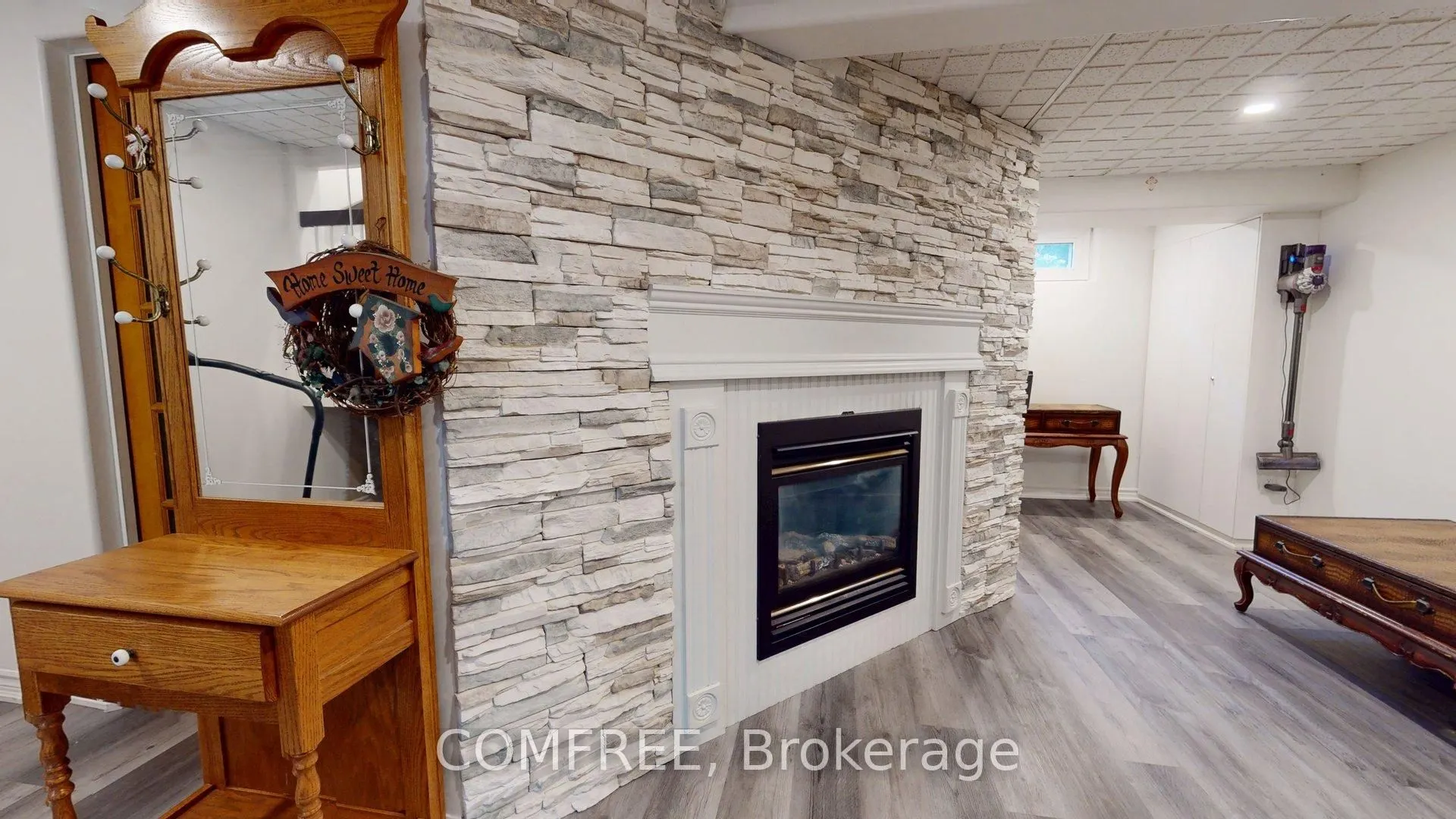 1145 D'erable Place, #100