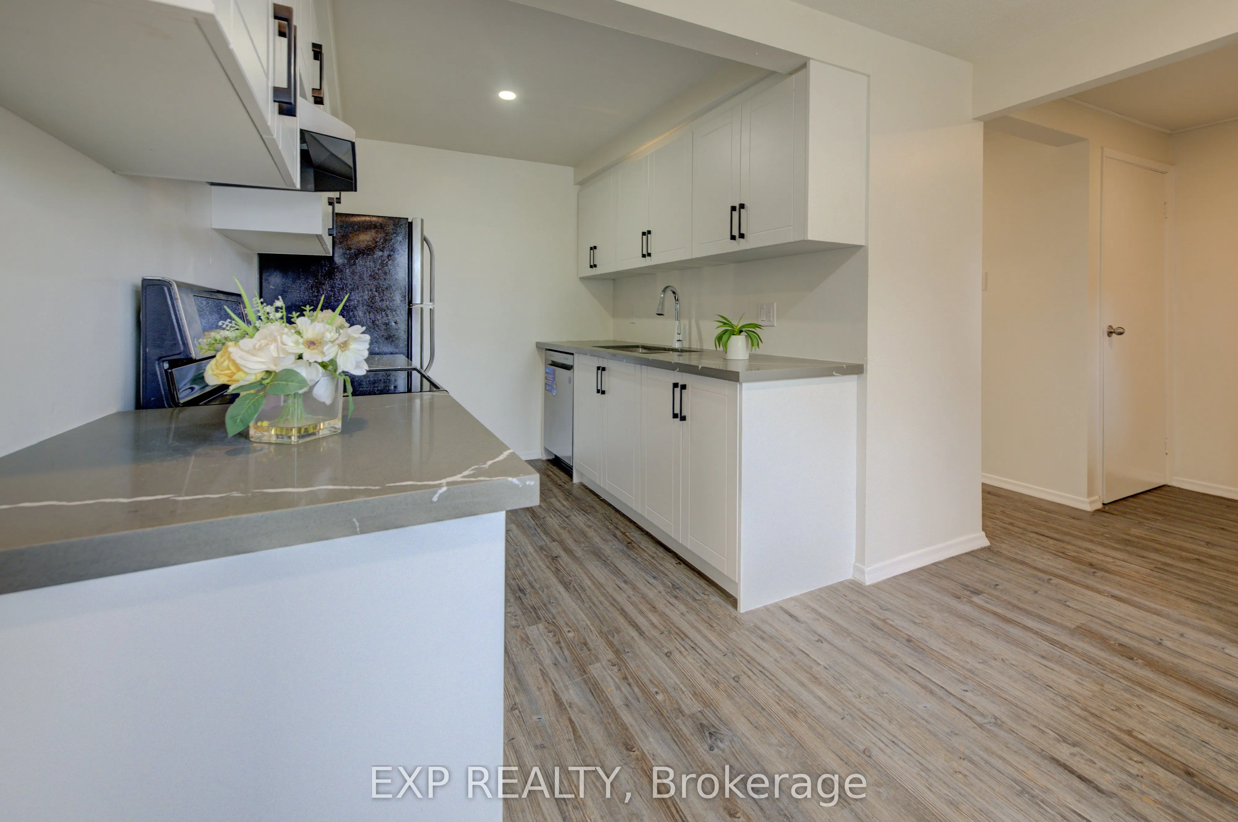 280 Thaler Avenue, #9