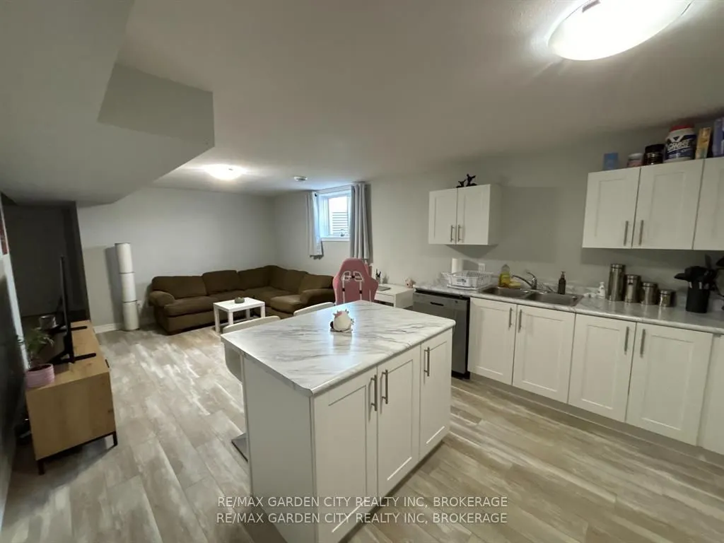 34 BOUNTY Avenue