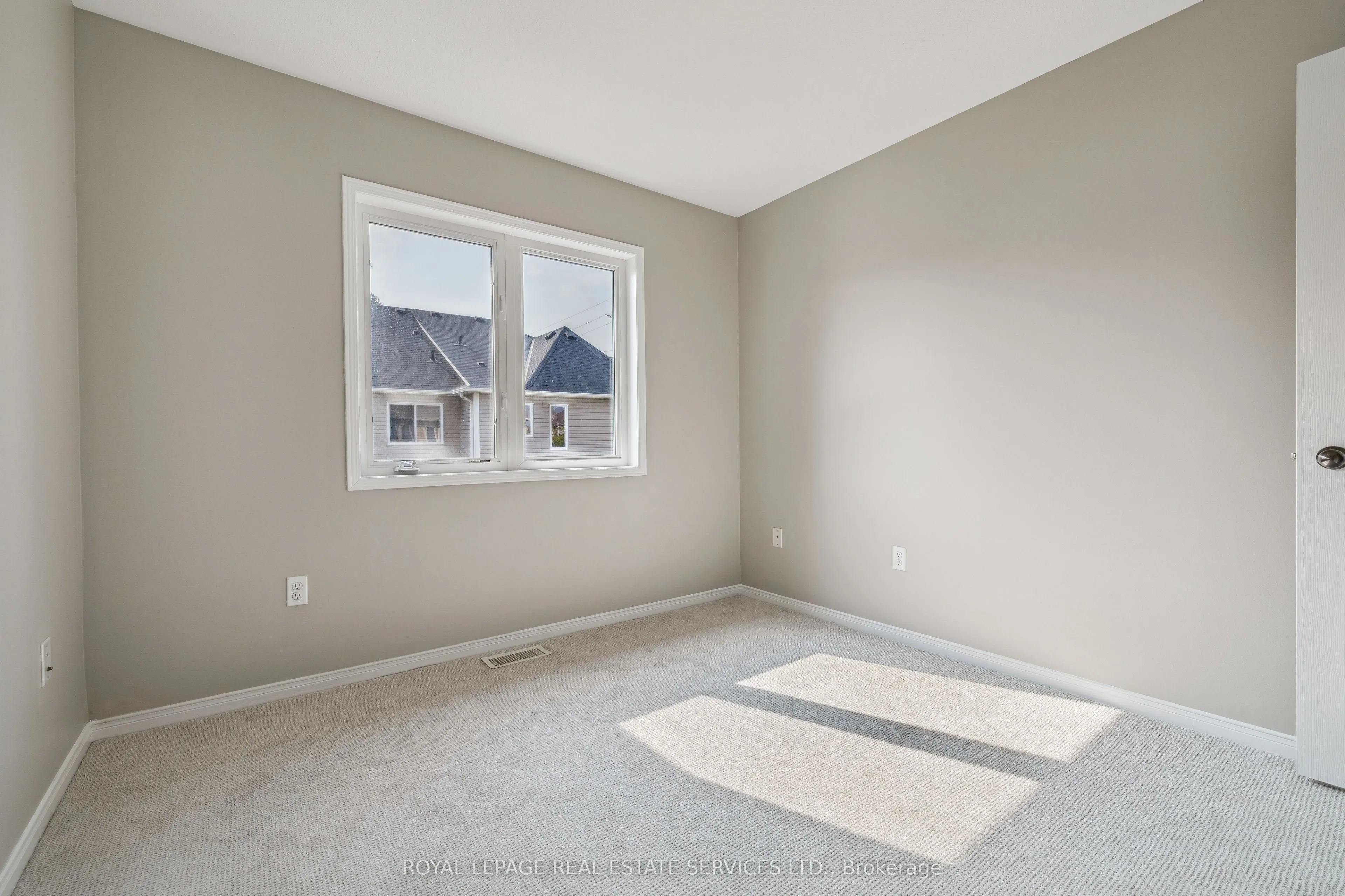 8 Bradley Avenue, #23