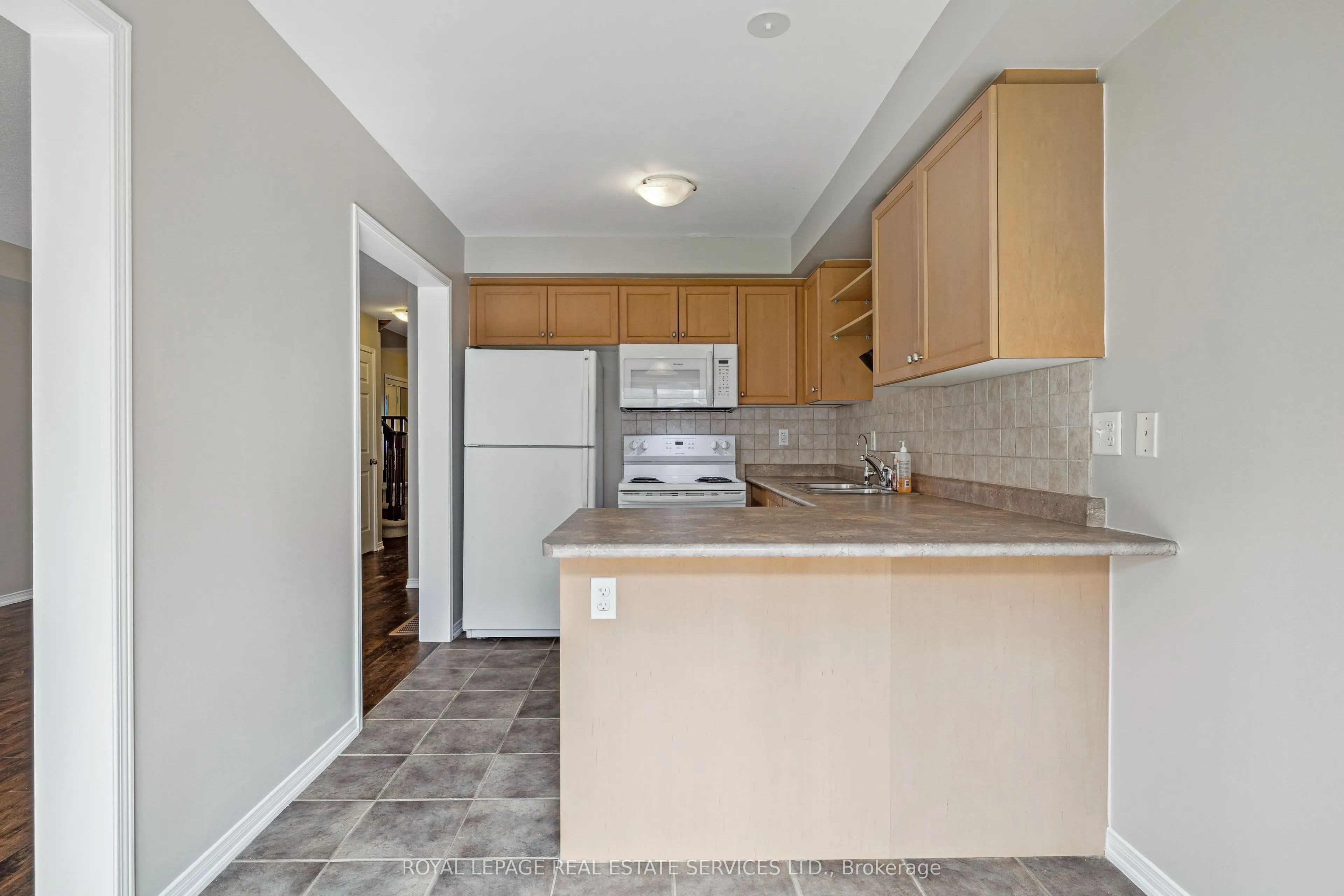 8 Bradley Avenue, #23