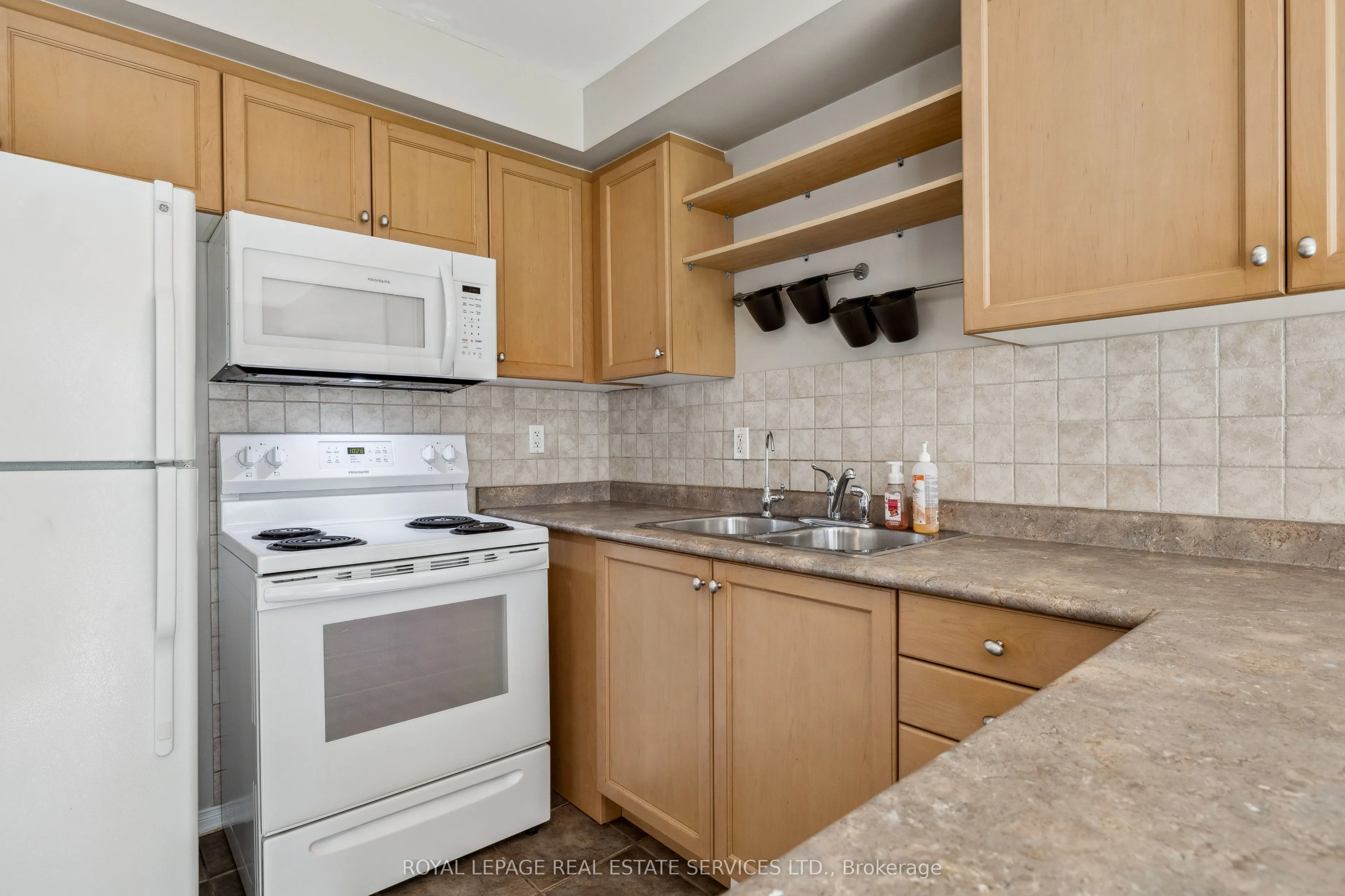 8 Bradley Avenue, #23