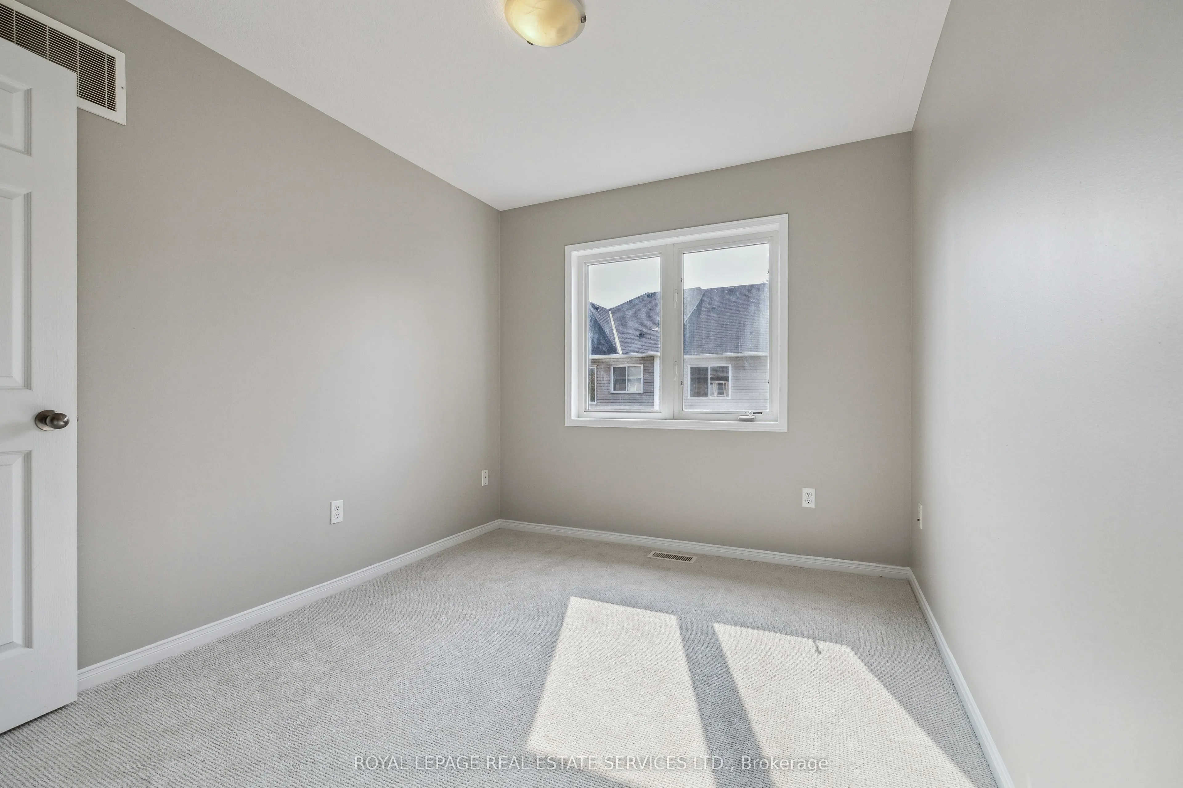 8 Bradley Avenue, #23