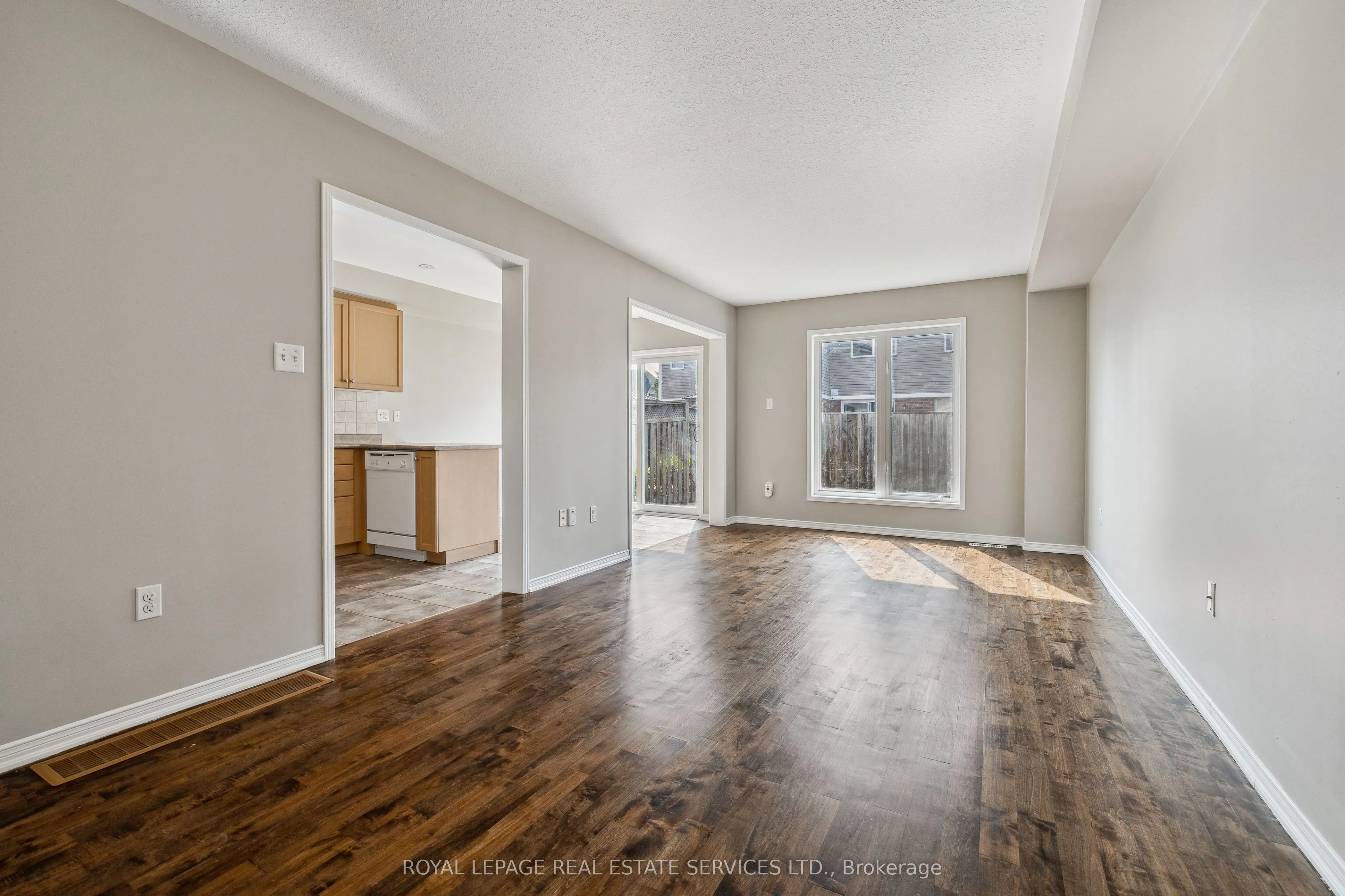 8 Bradley Avenue, #23