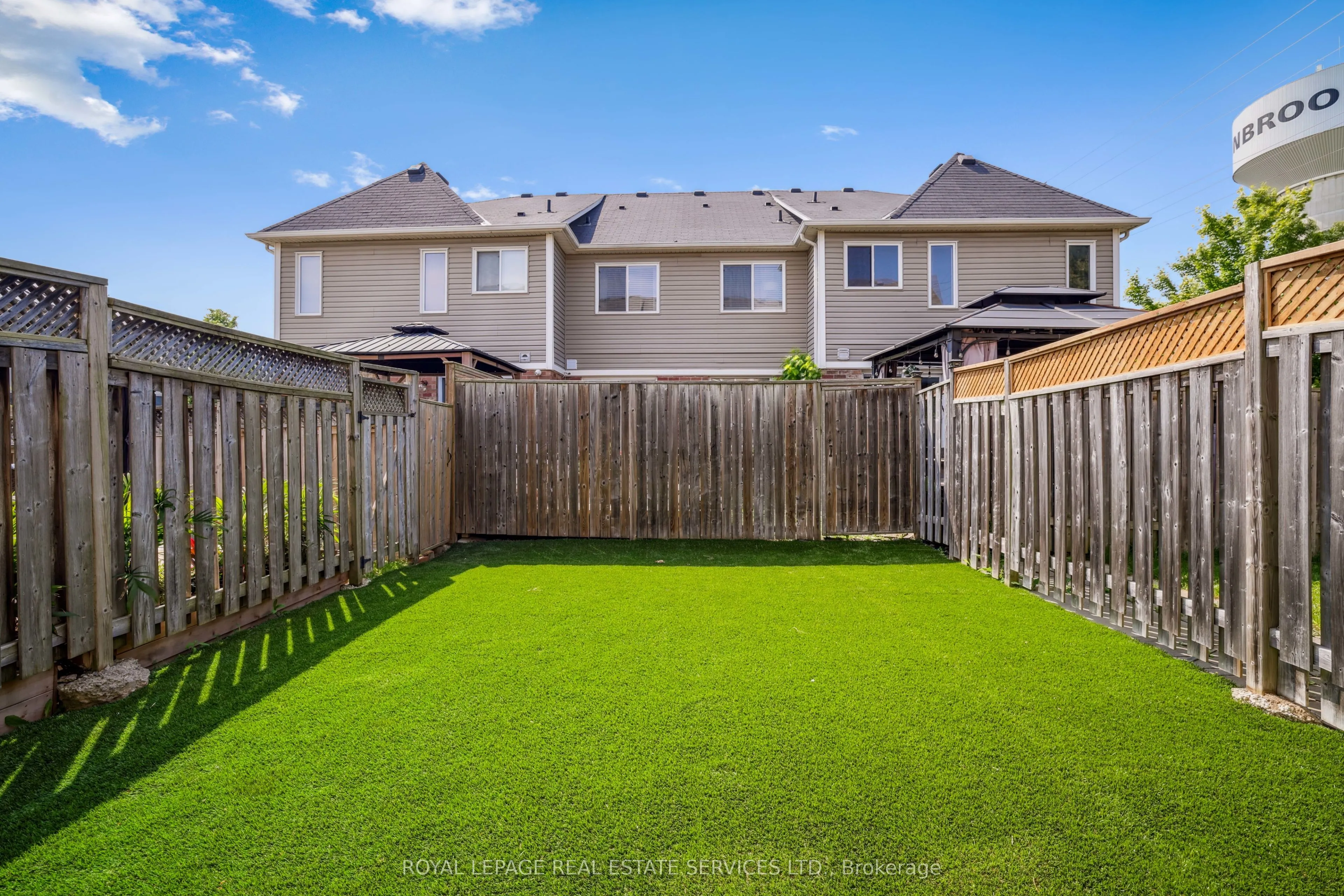 8 Bradley Avenue, #23