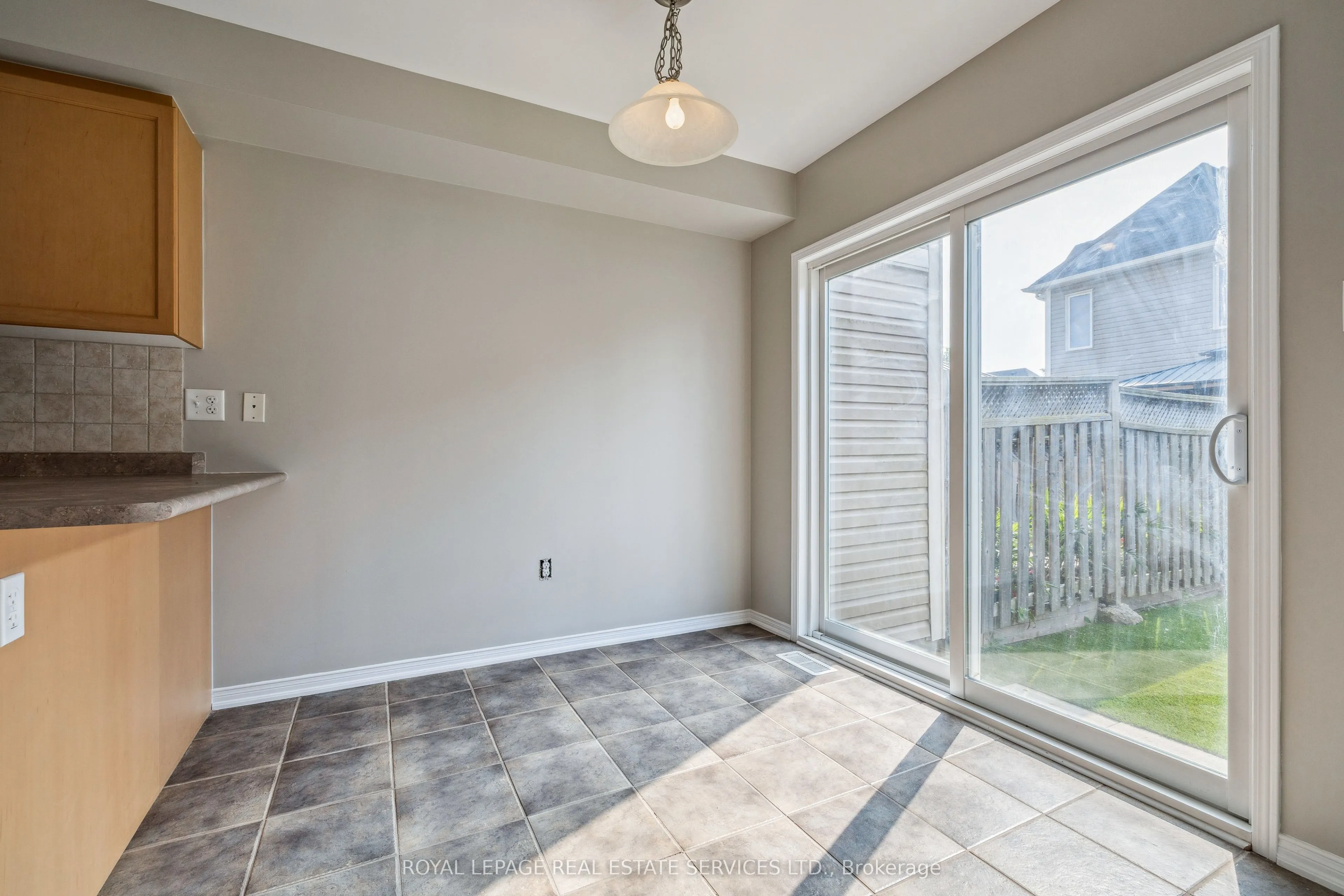 8 Bradley Avenue, #23