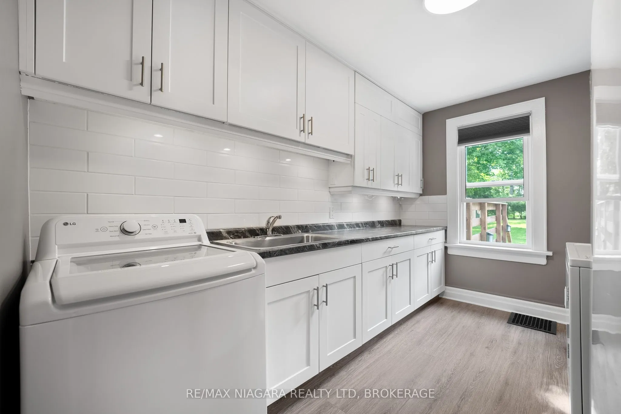 2969-2971 Portage Road