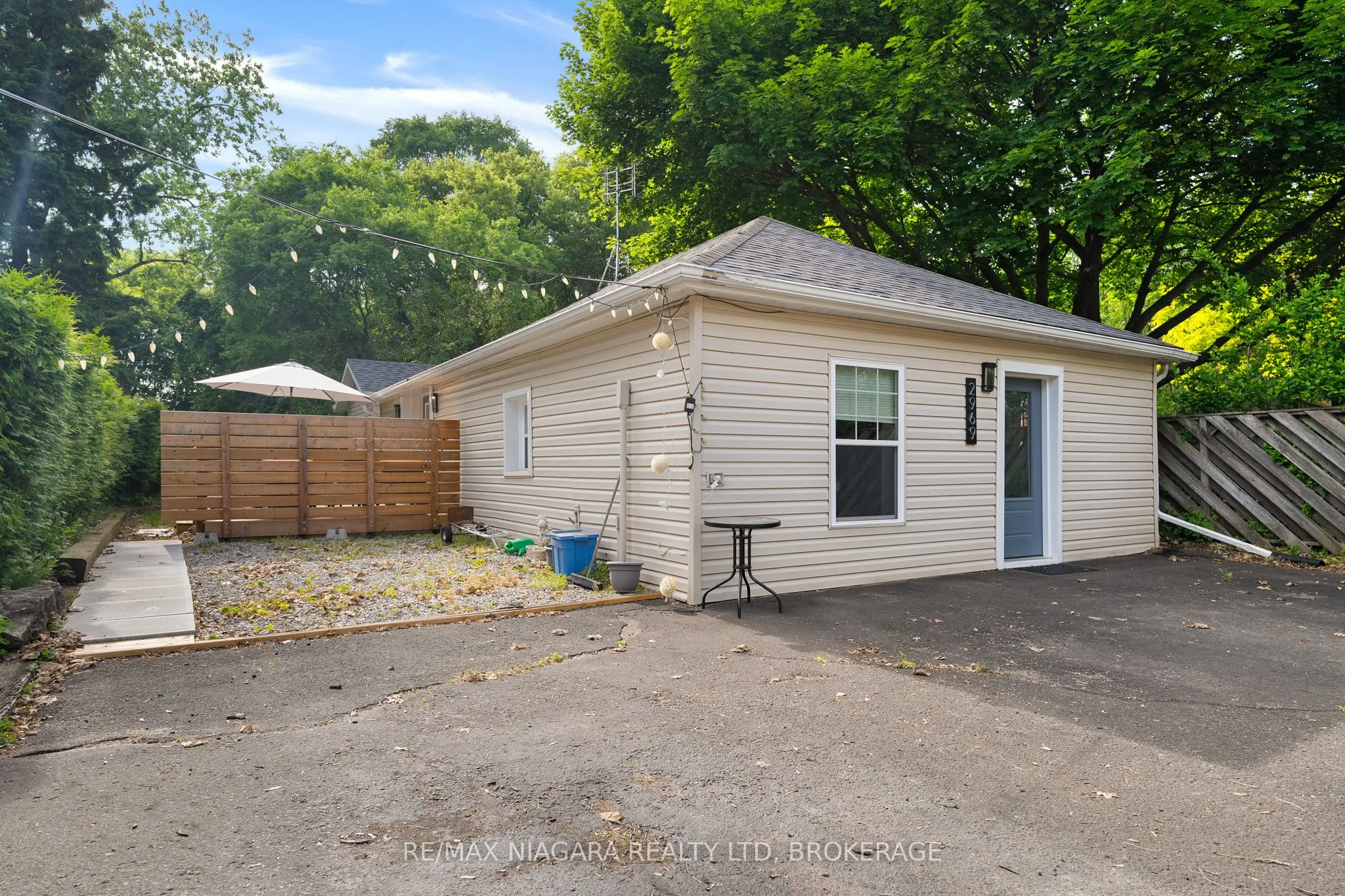 2969-2971 Portage Road