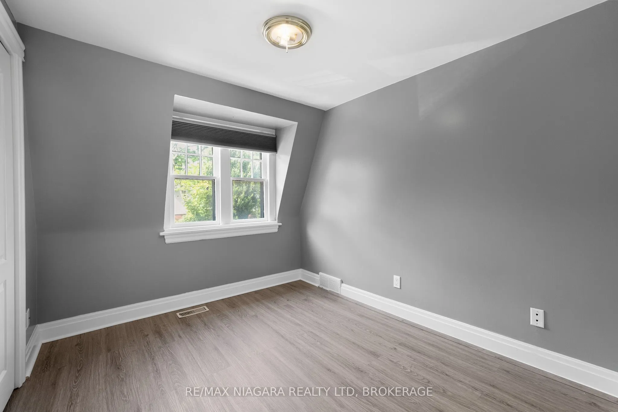 2969-2971 Portage Road