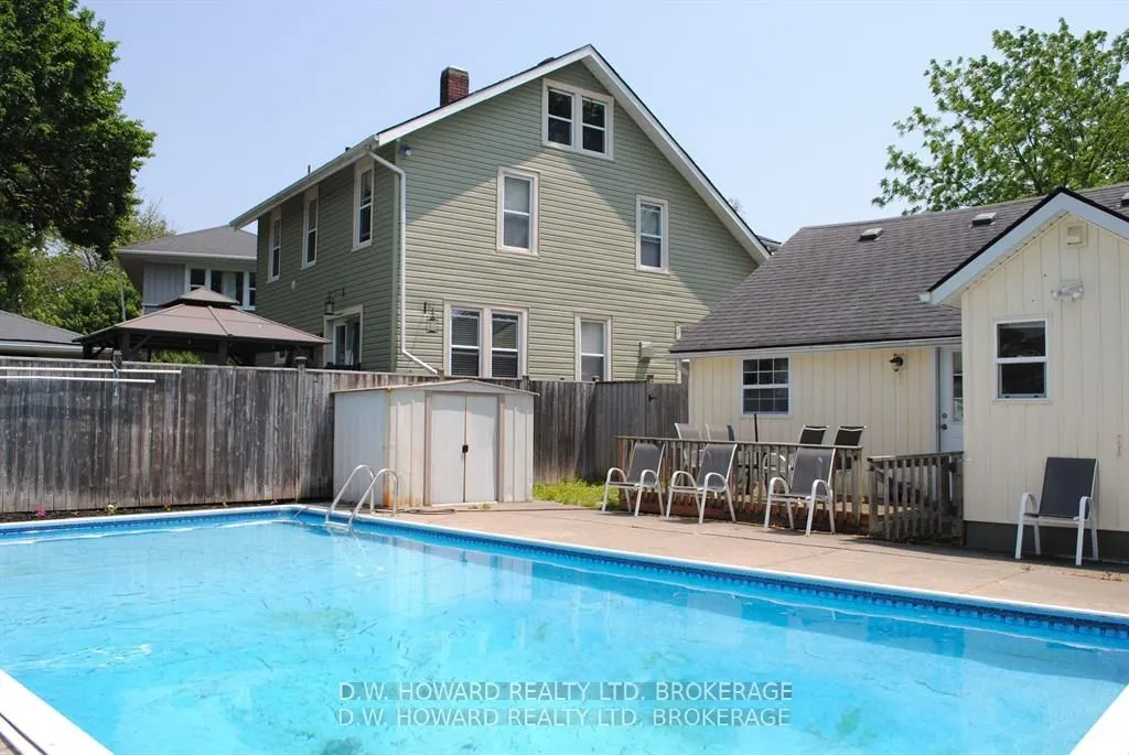 186 Loomis Crescent
