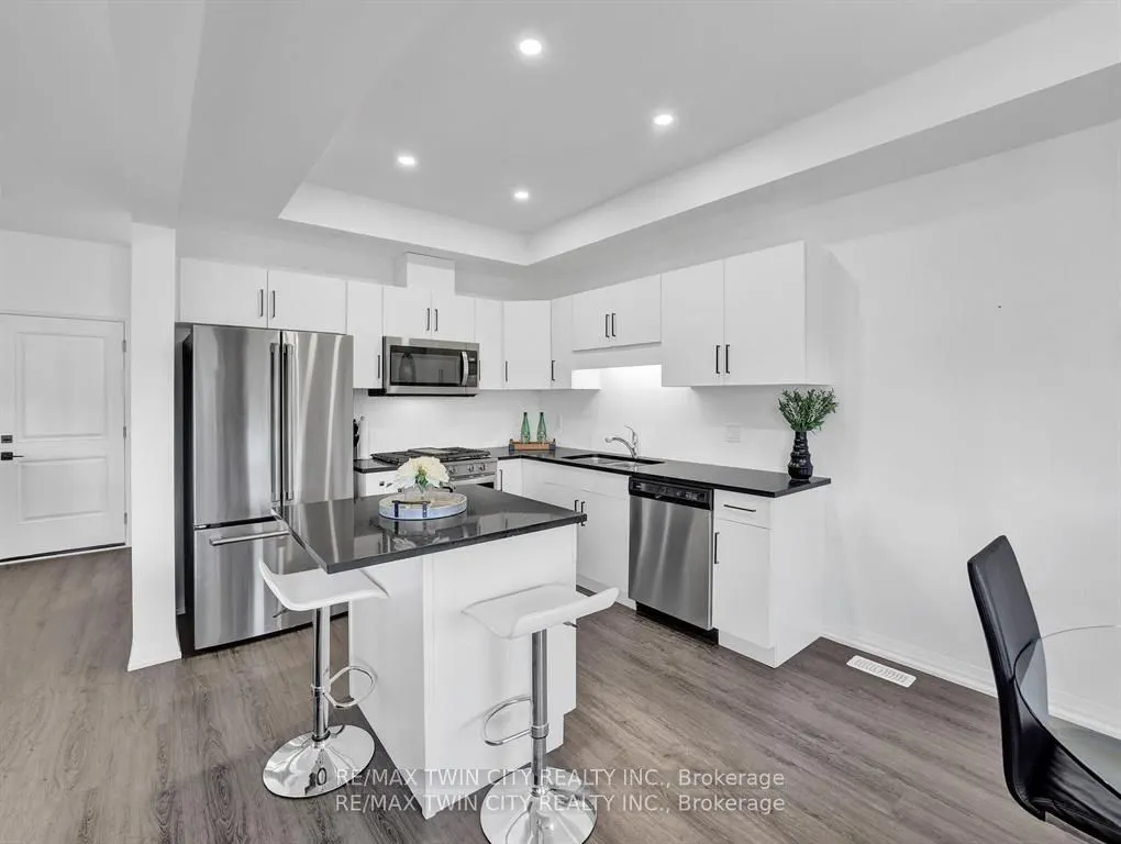 4552 Portage Road, #108
