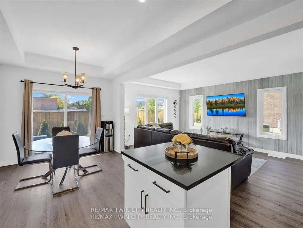 4552 Portage Road, #108