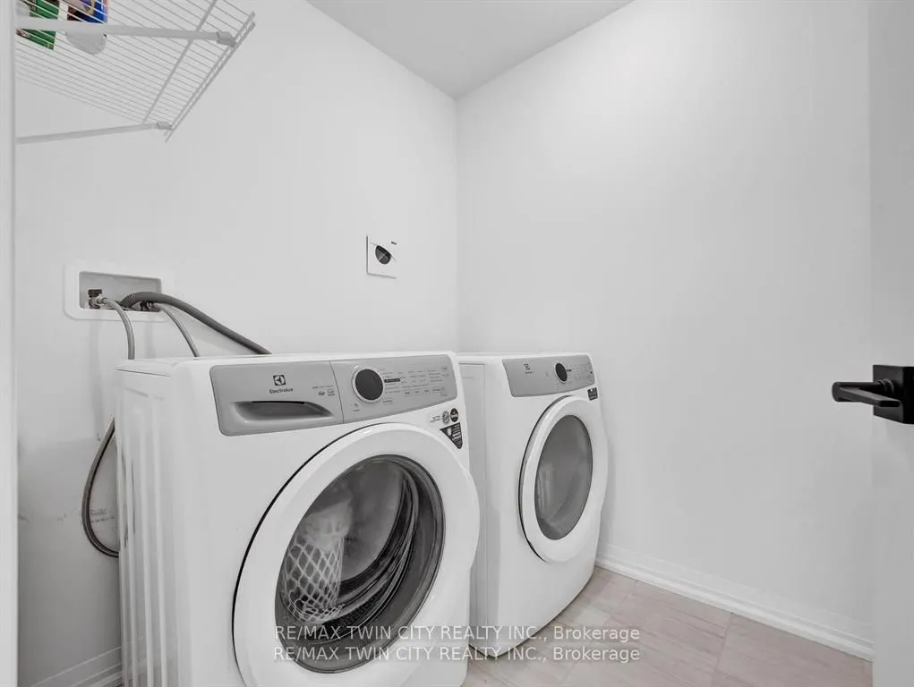 4552 Portage Road, #108