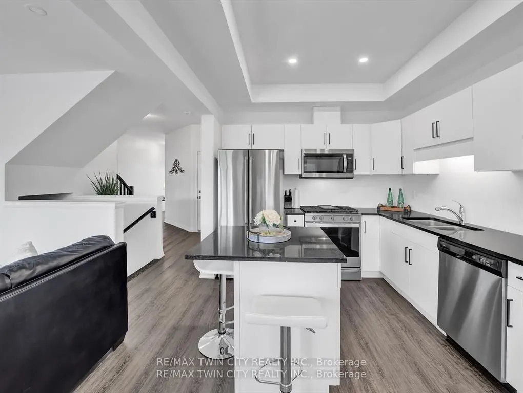 4552 Portage Road, #108