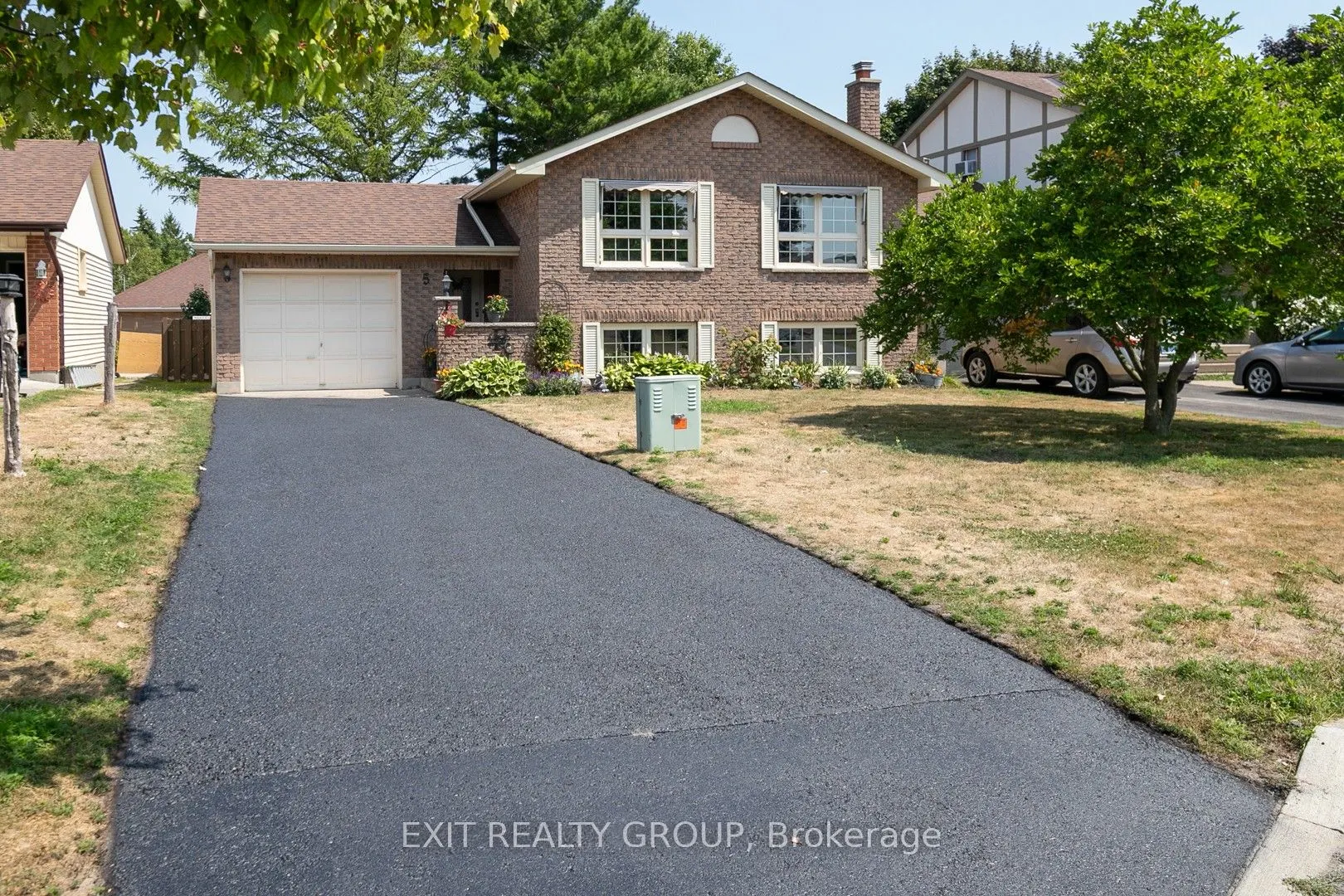 5 Farley Crescent
