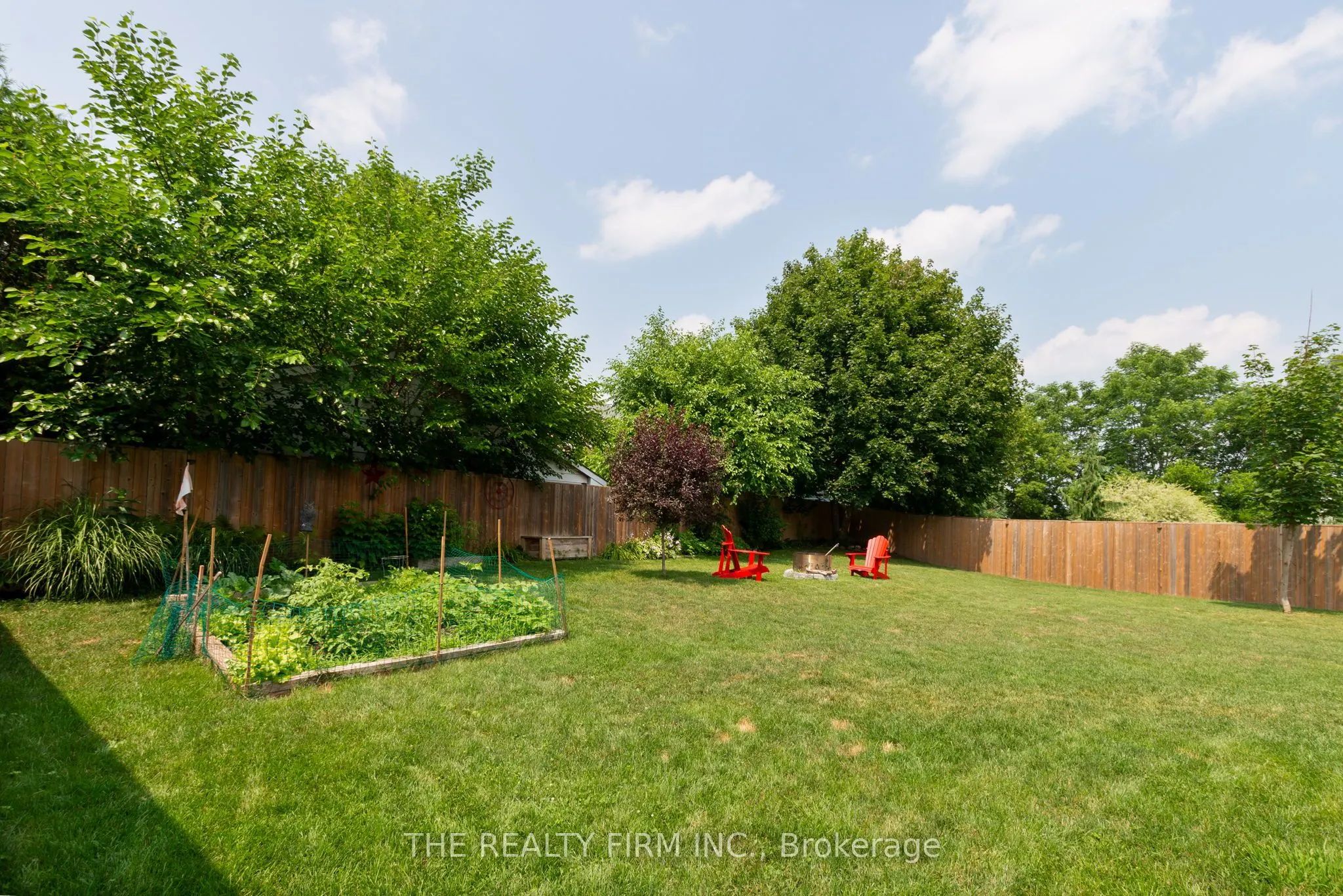6 Oakdale Place