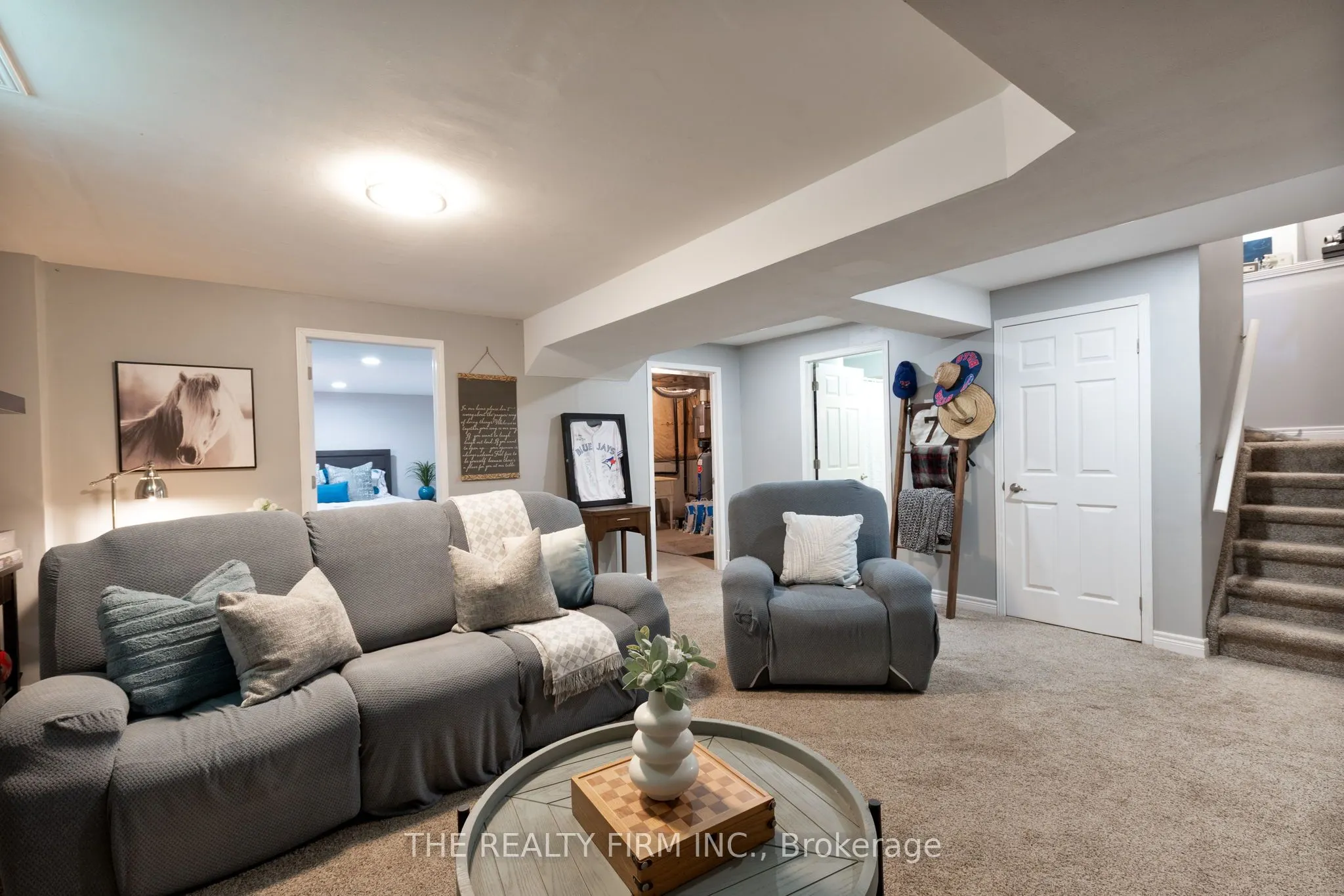 6 Oakdale Place