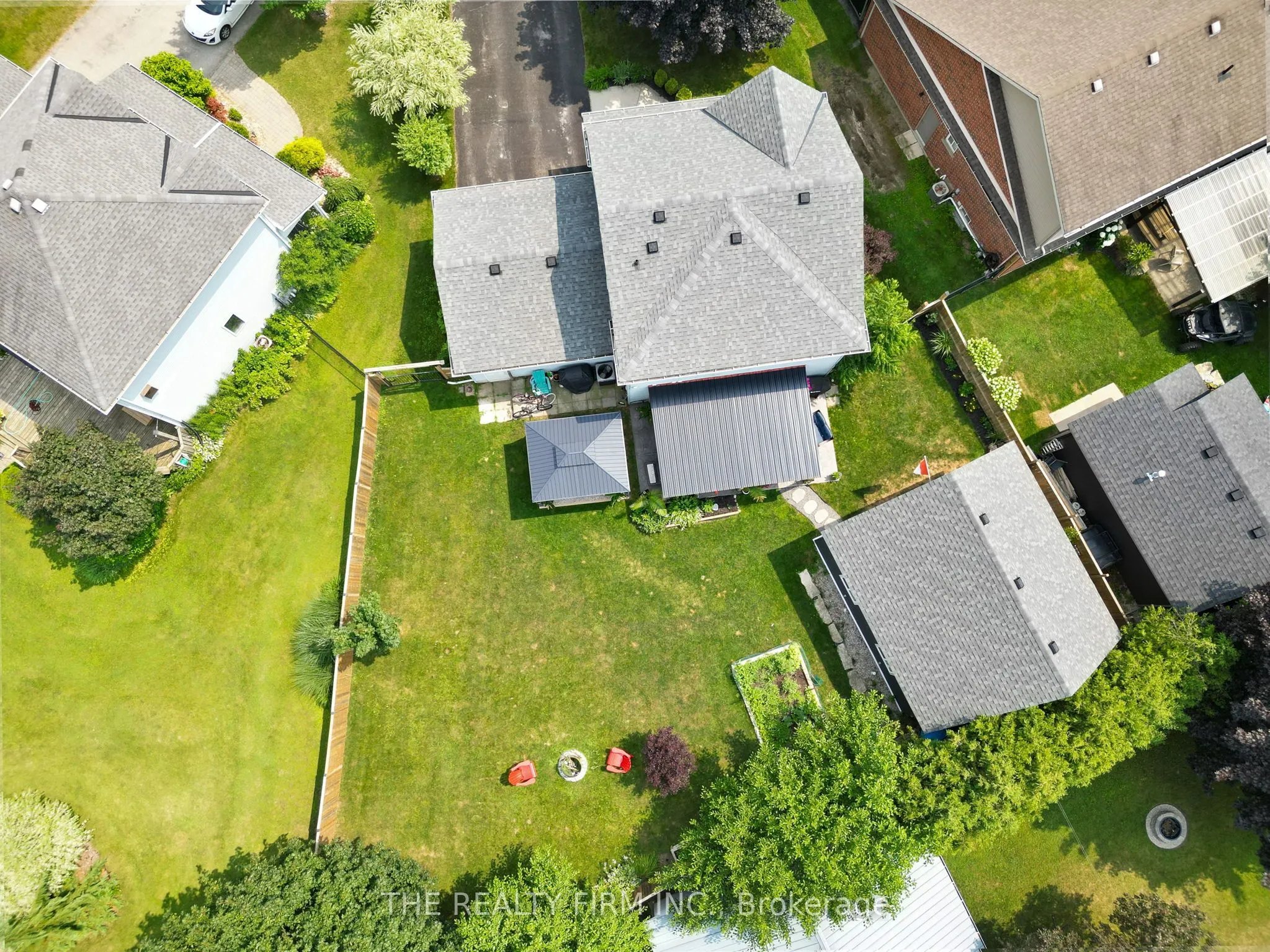 6 Oakdale Place