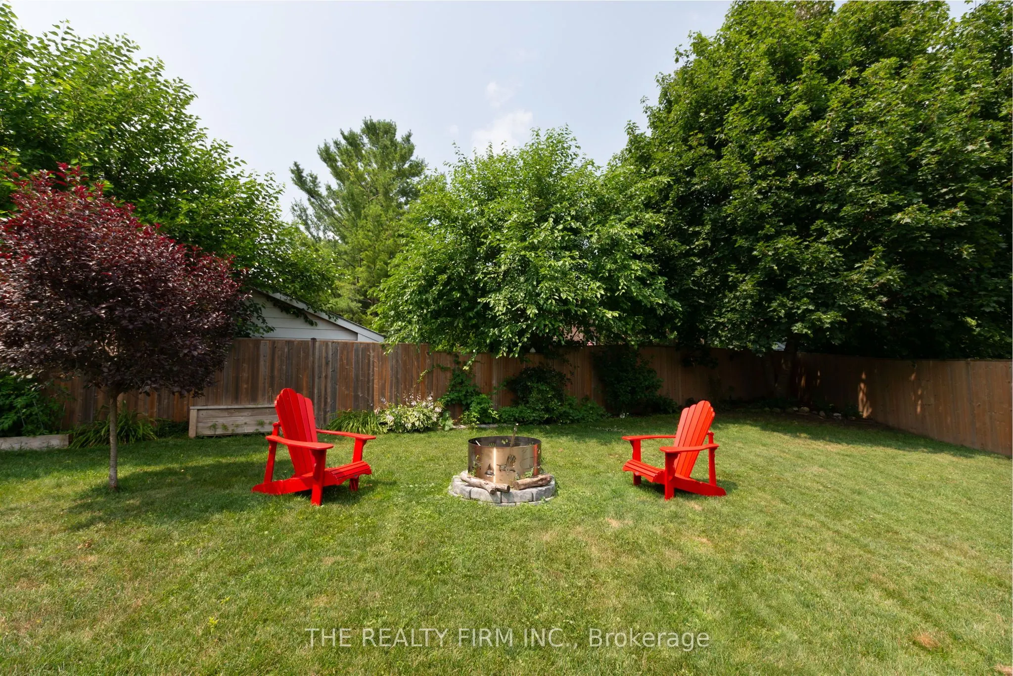 6 Oakdale Place