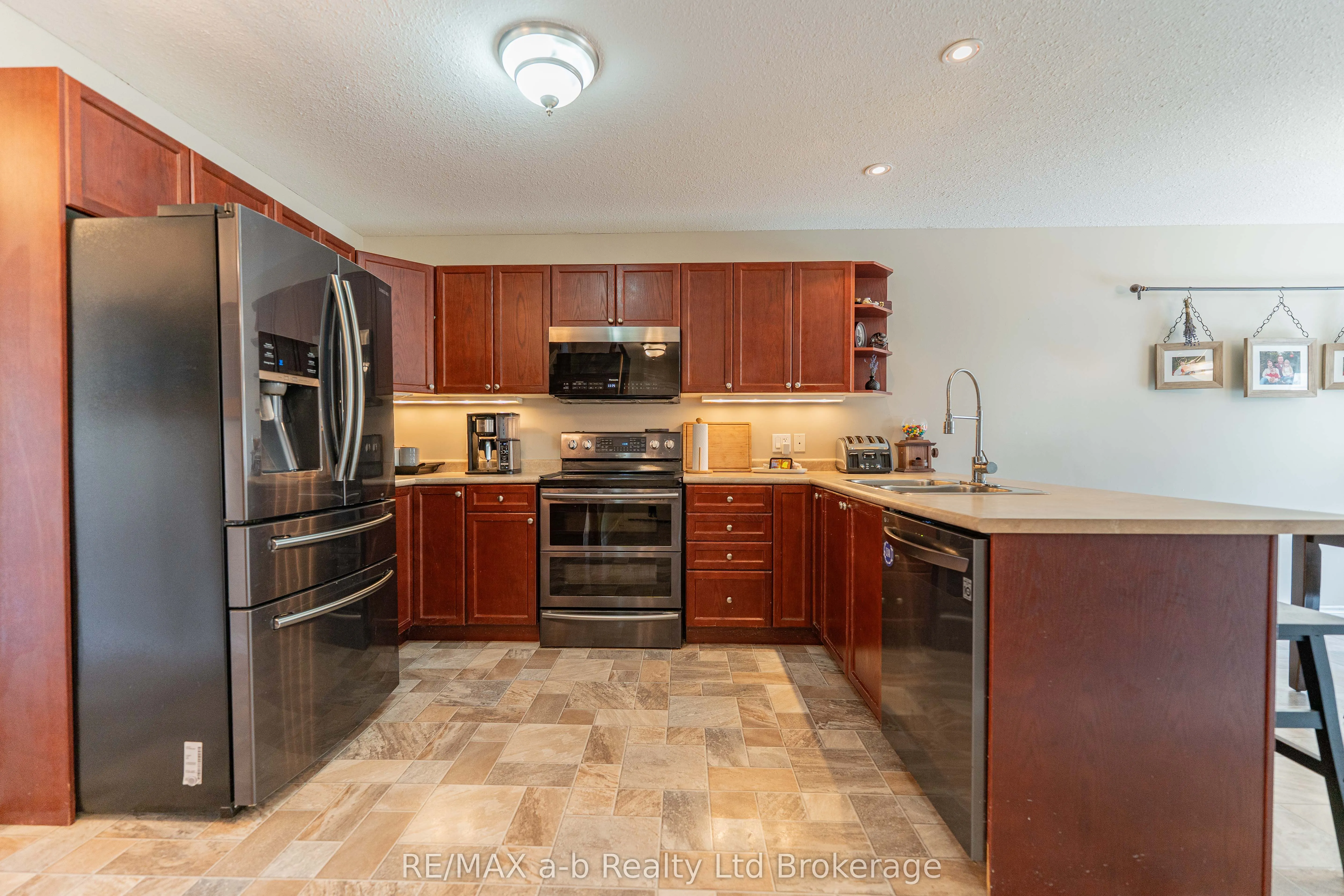 9 Langrell Avenue