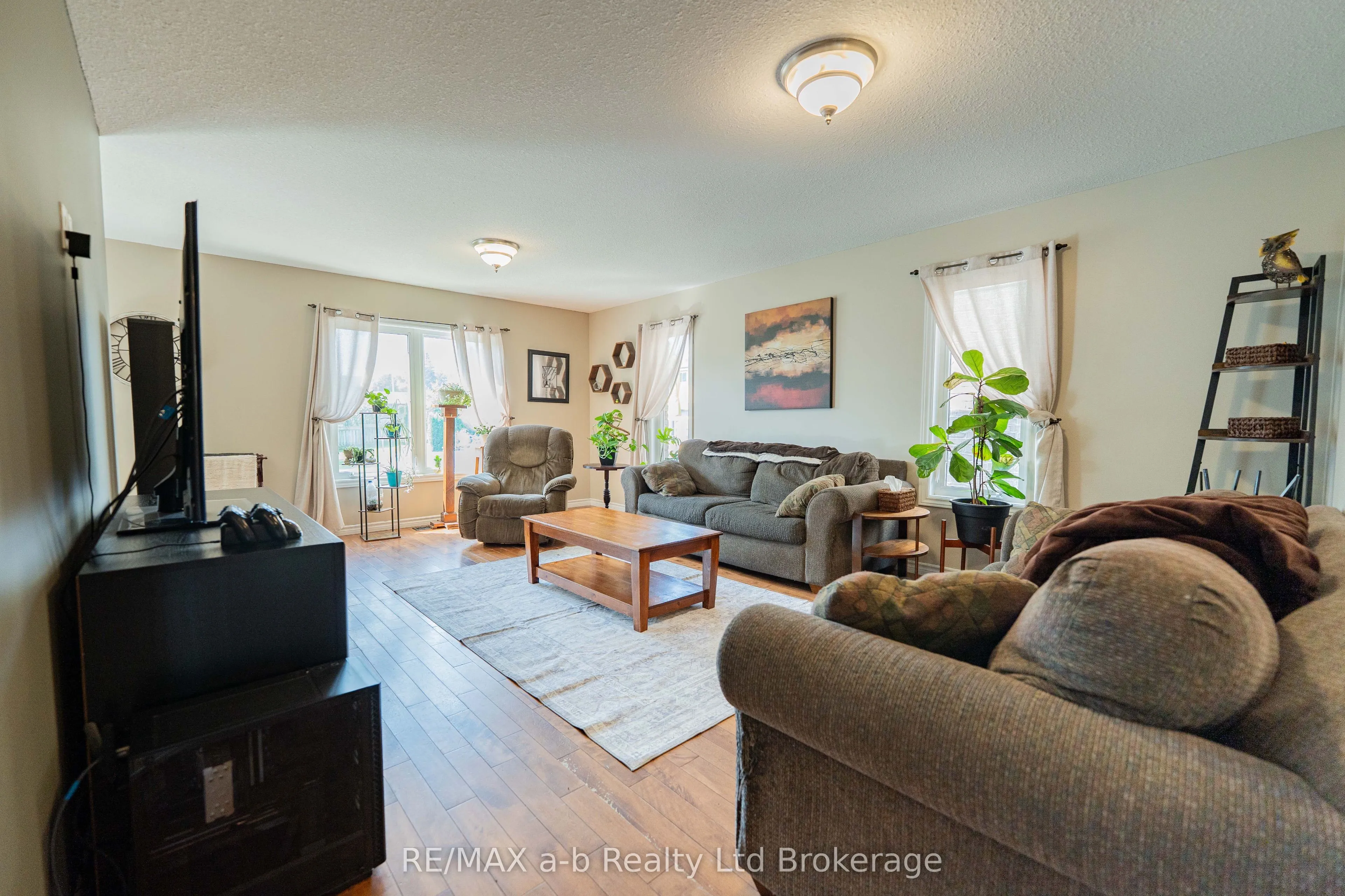 9 Langrell Avenue