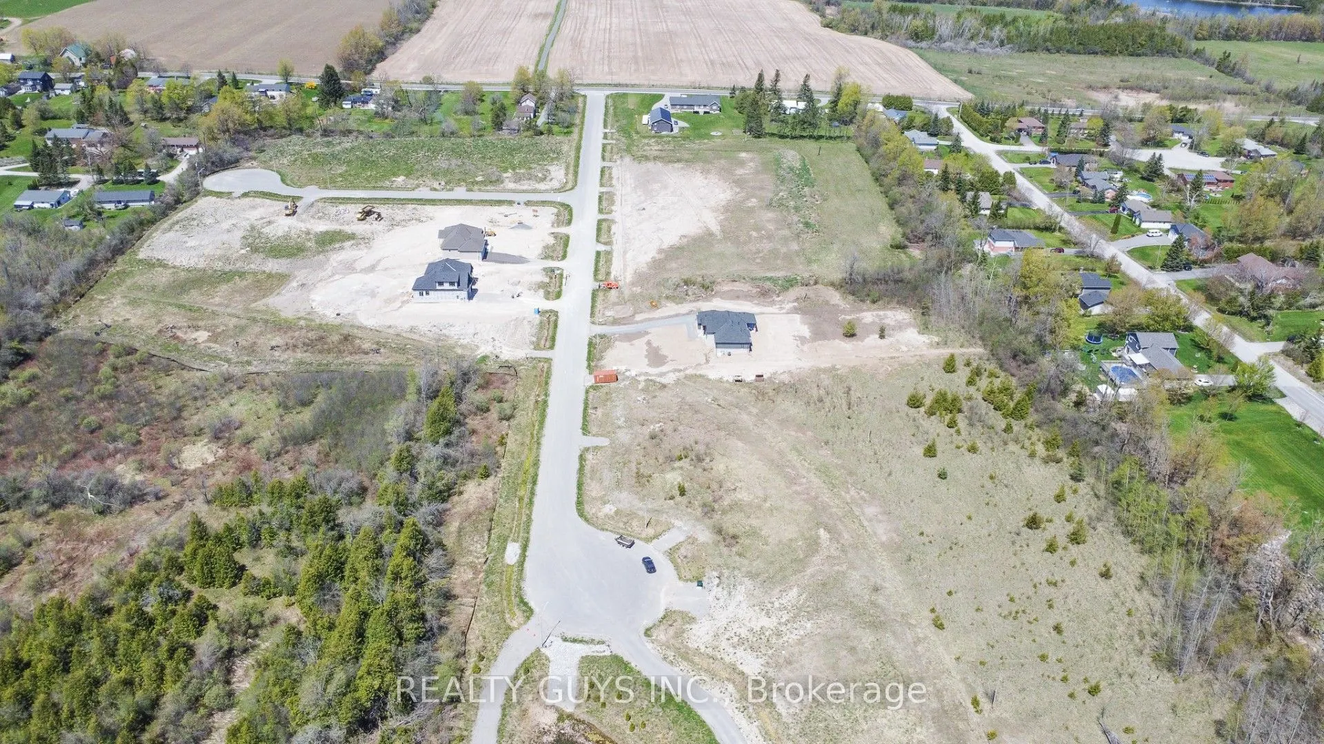 2424 (lot 5) GWENDOLYN Court