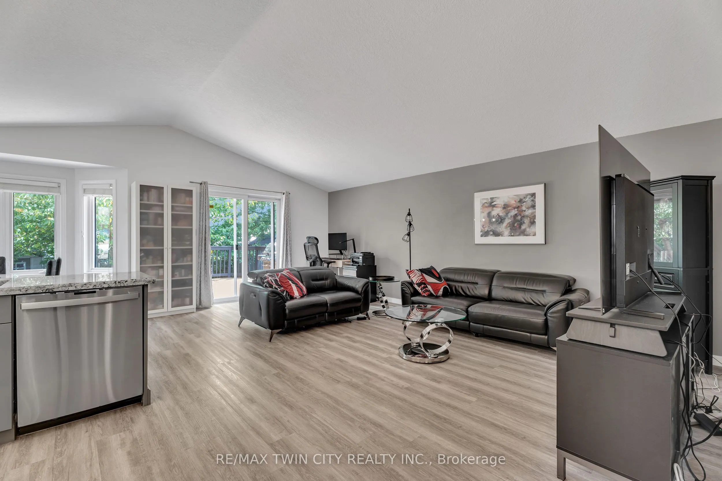 4 Orchid Crescent