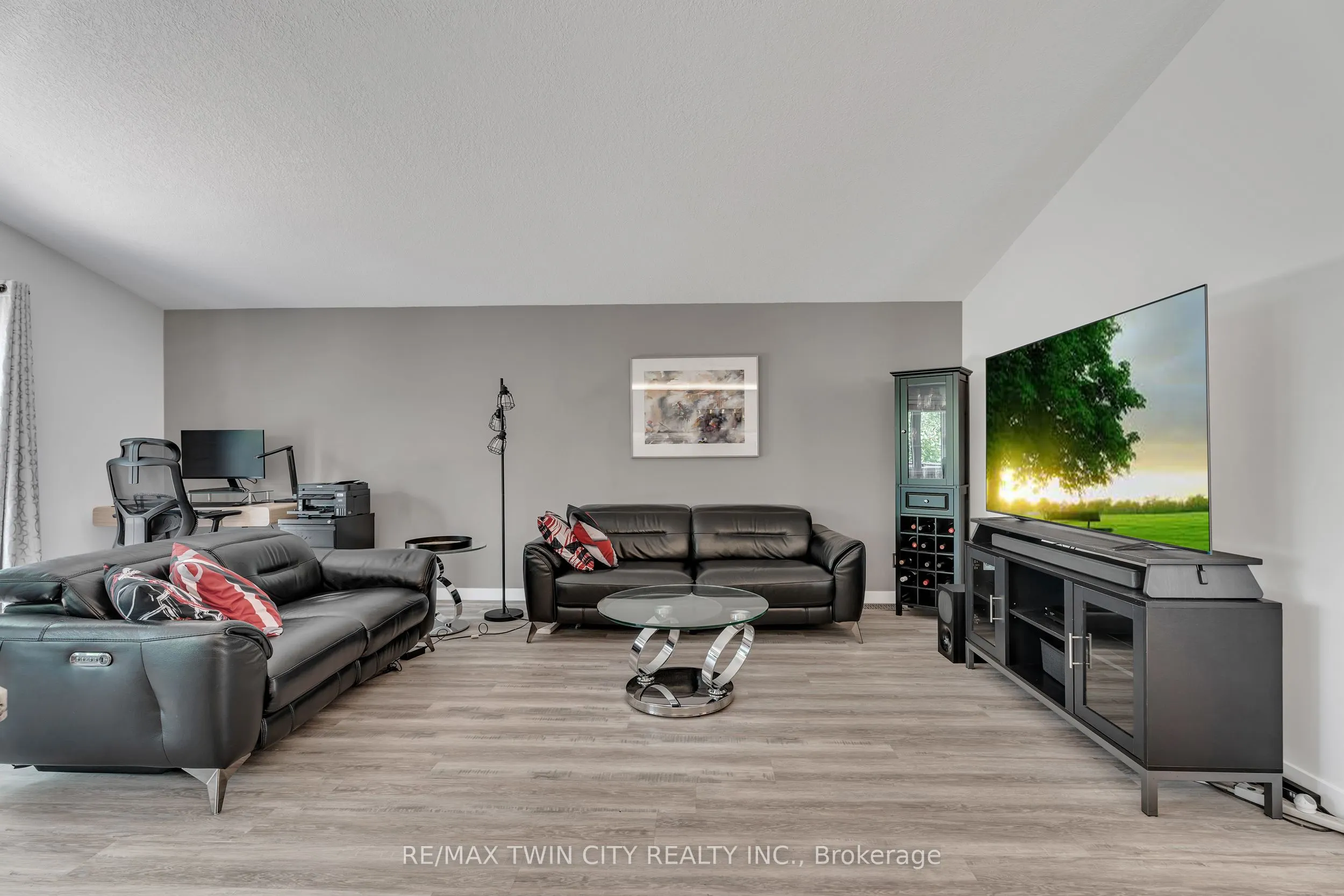 4 Orchid Crescent