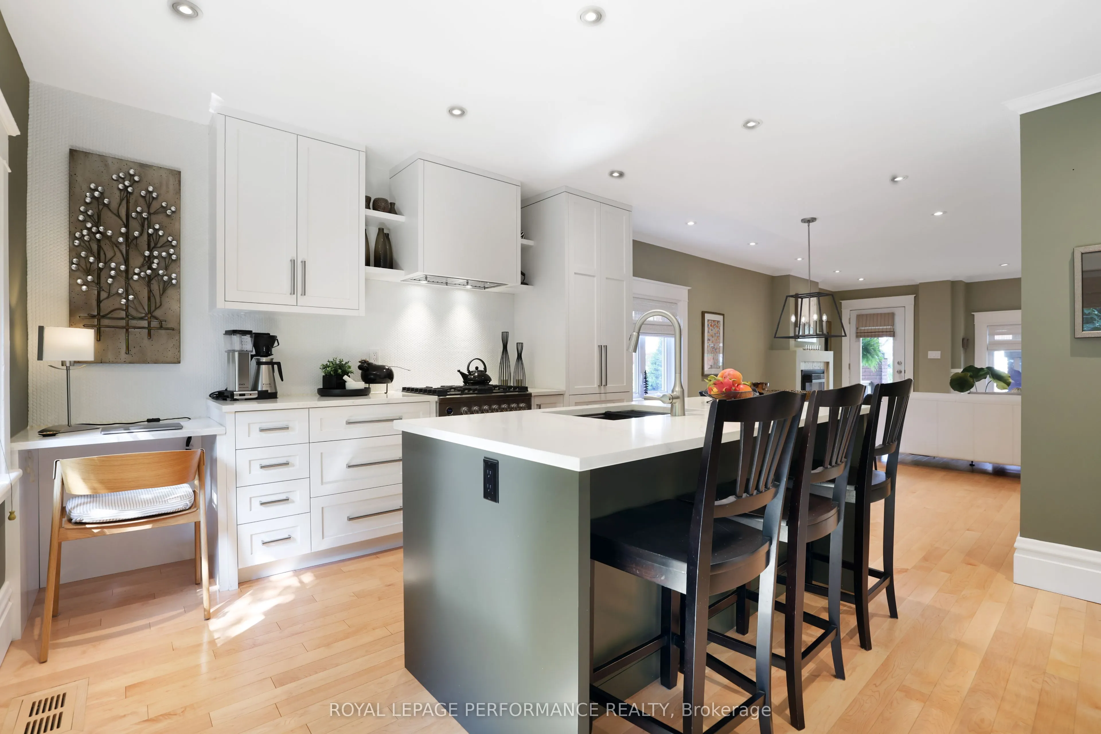 276 Holmwood Avenue
