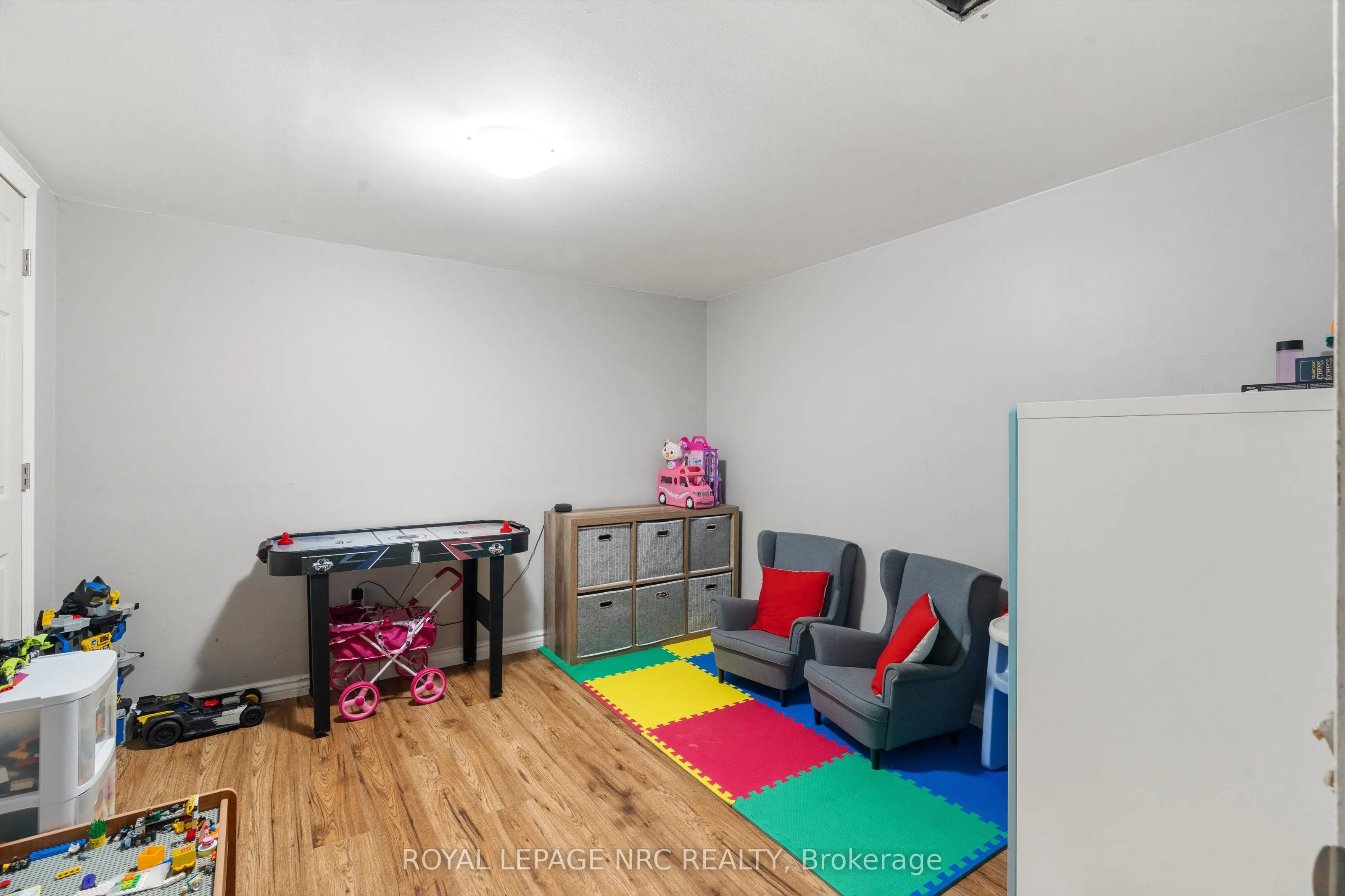 8 lakehurst Drive