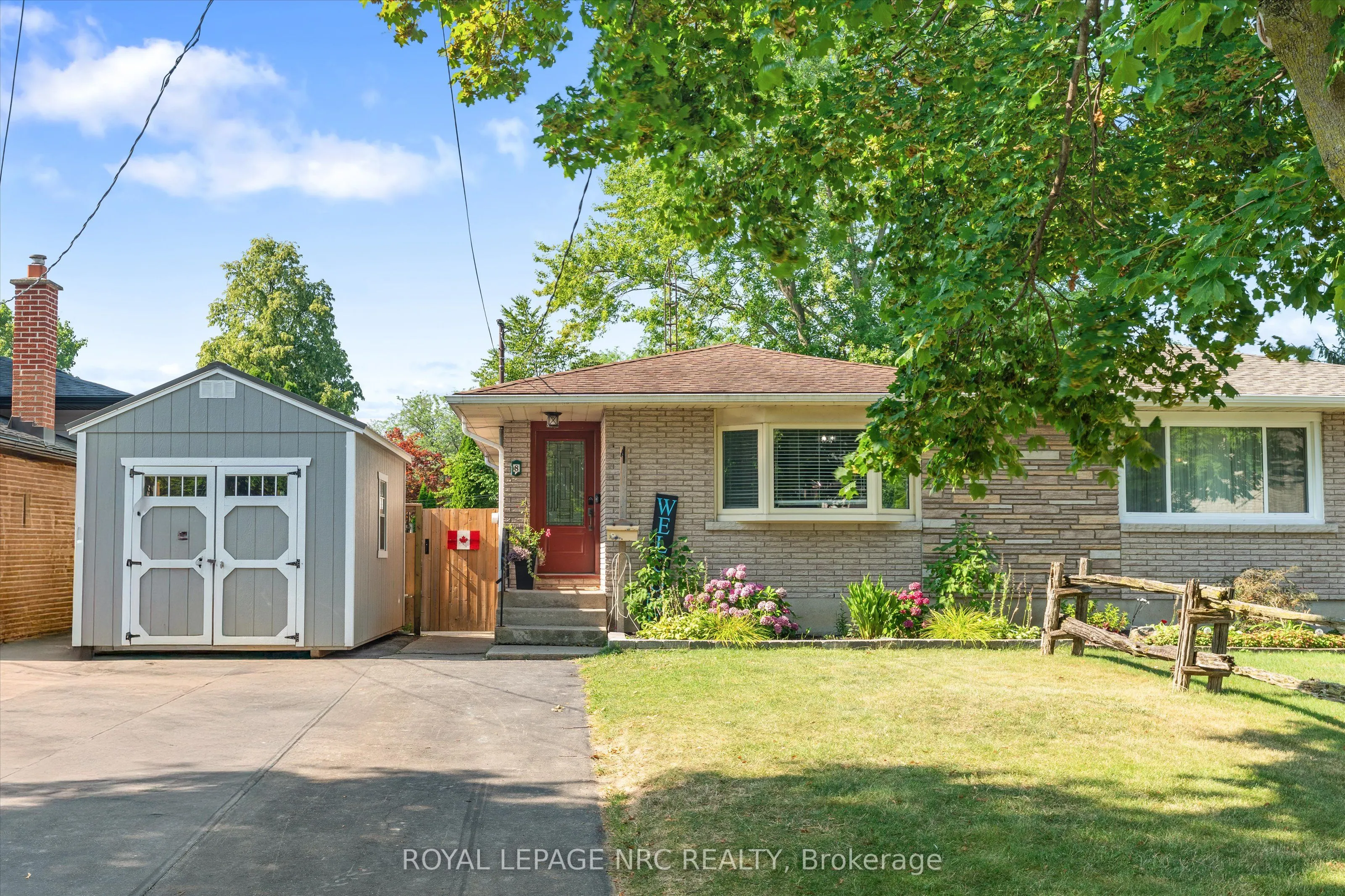 8 lakehurst Drive