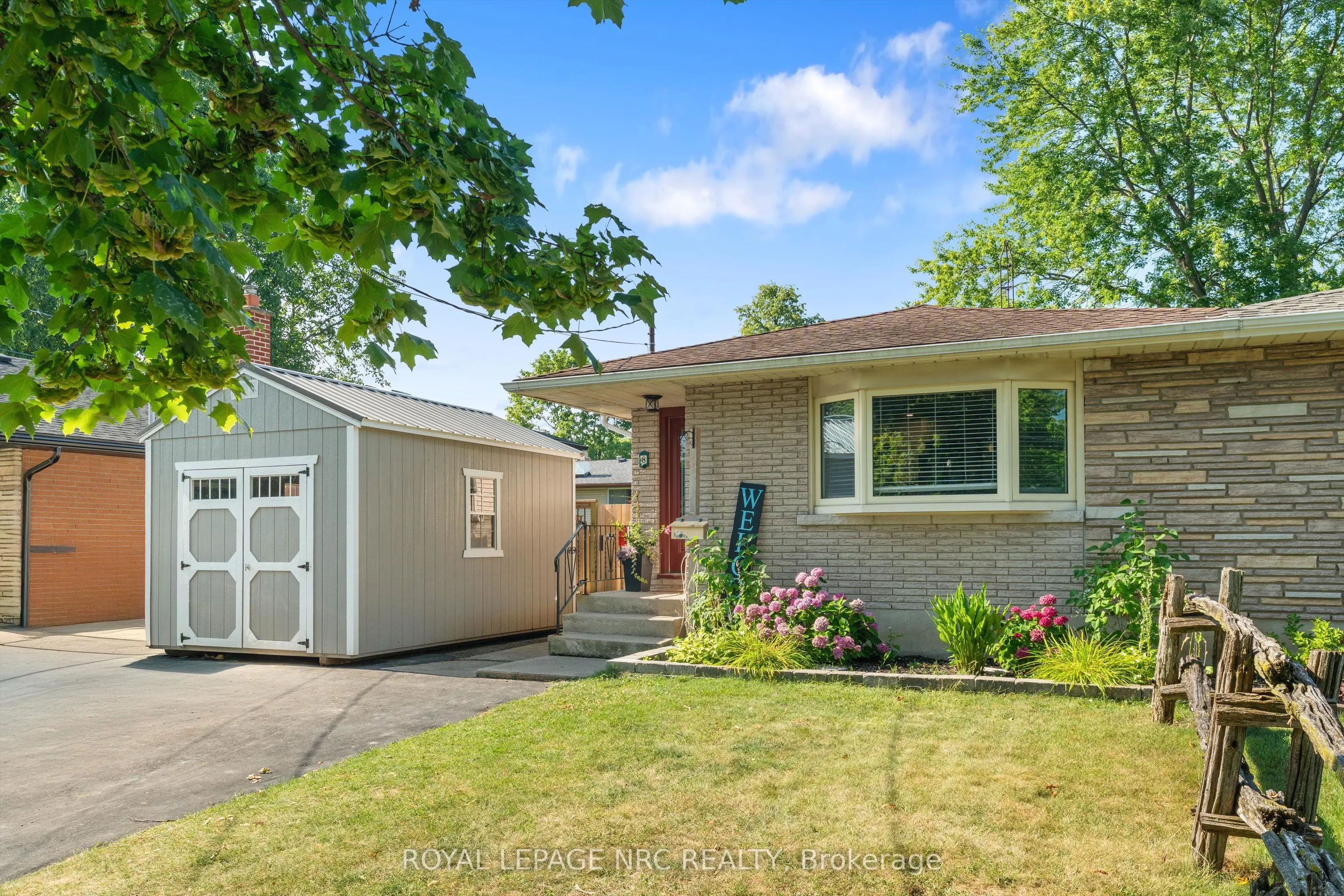 8 lakehurst Drive