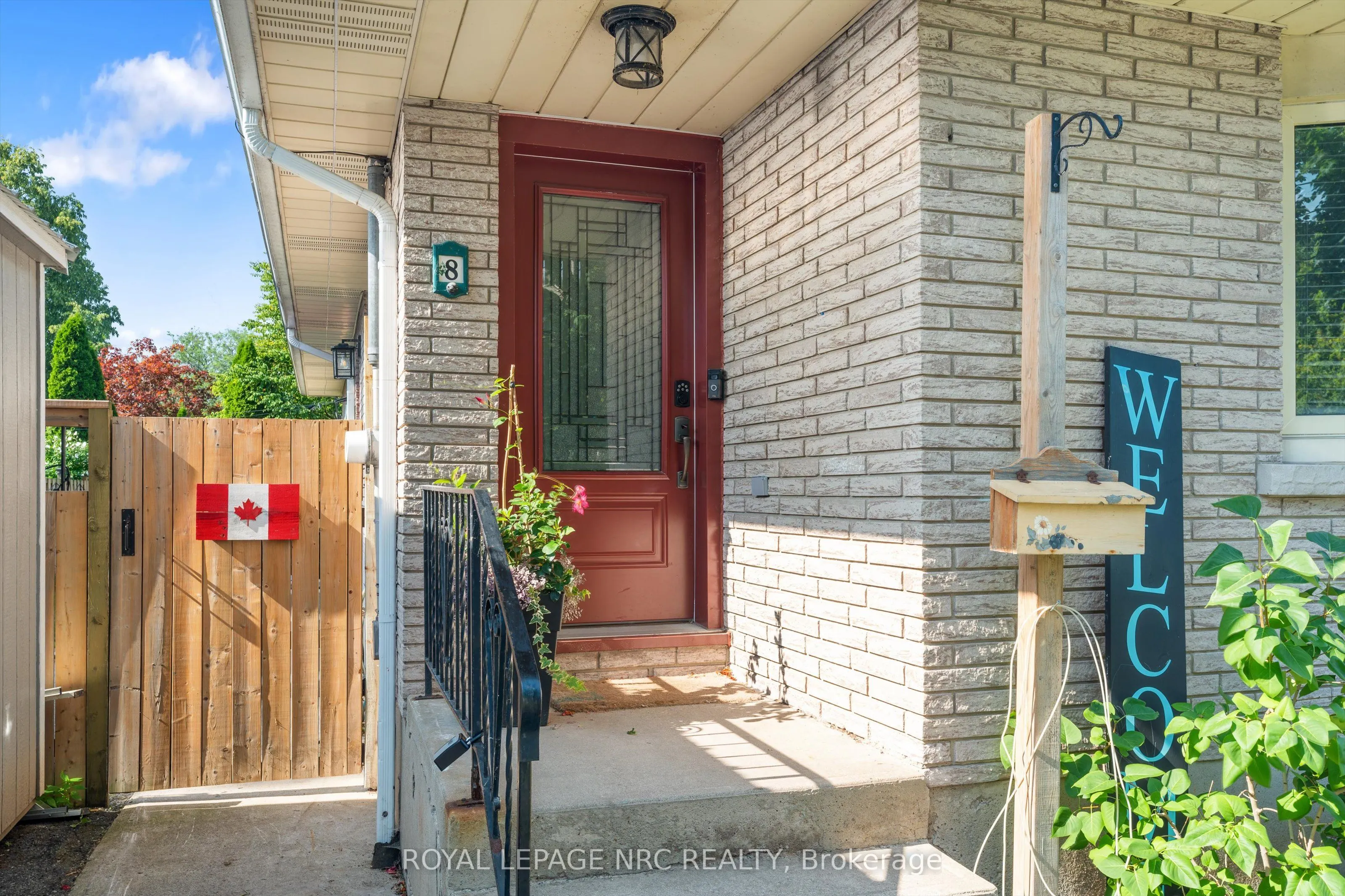 8 lakehurst Drive