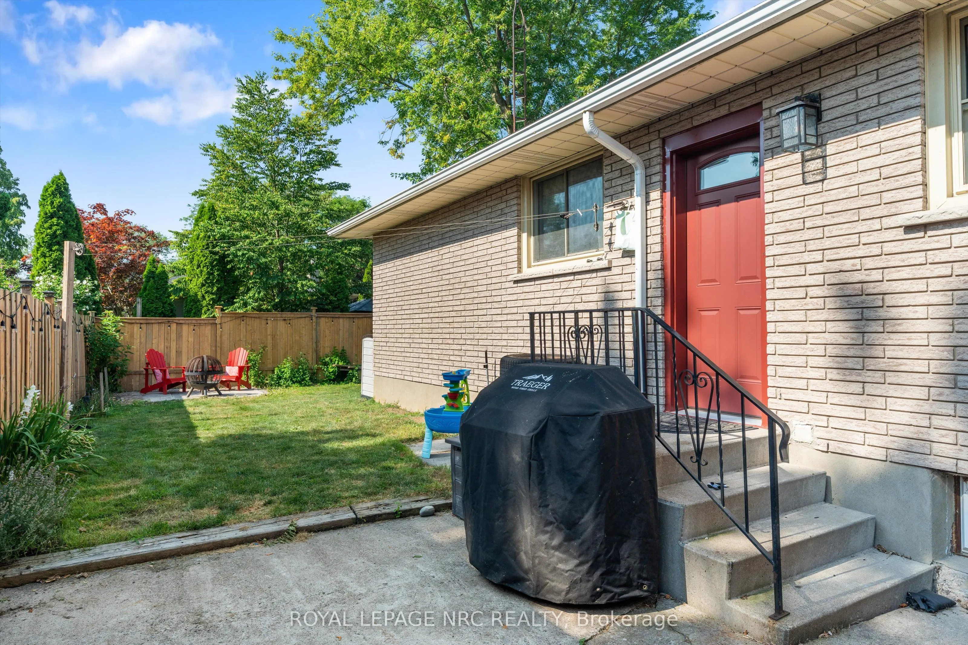 8 lakehurst Drive