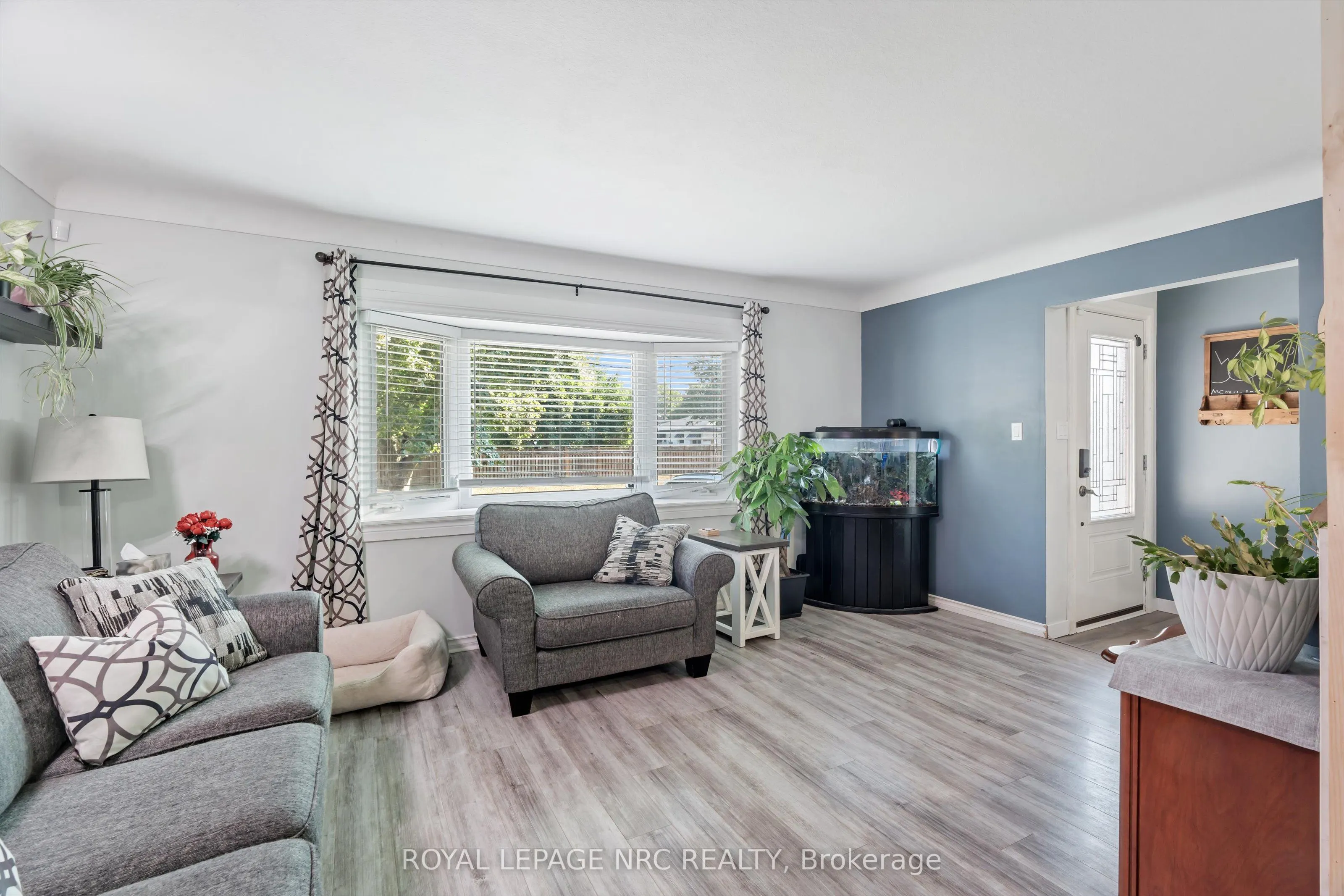 8 lakehurst Drive