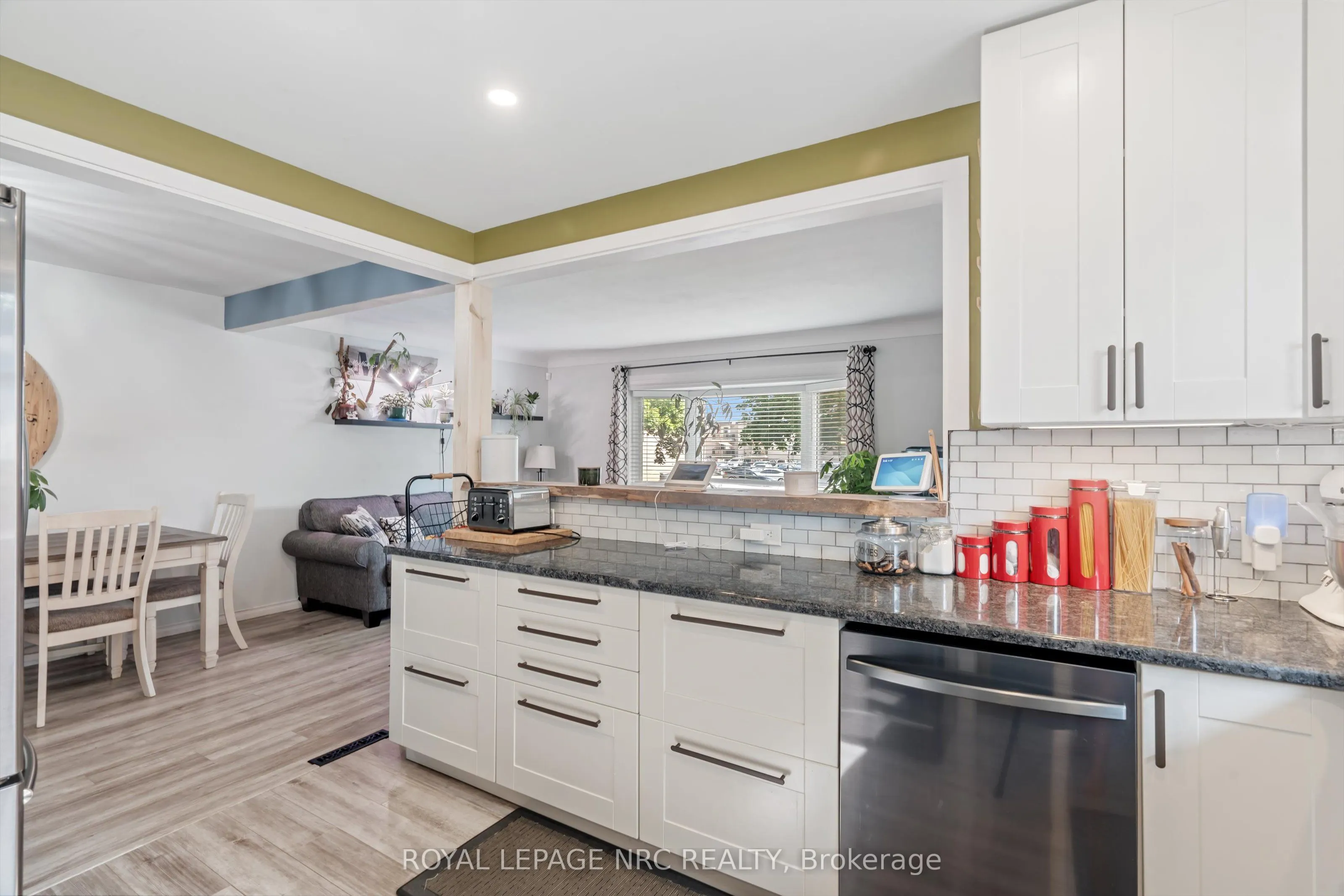 8 lakehurst Drive