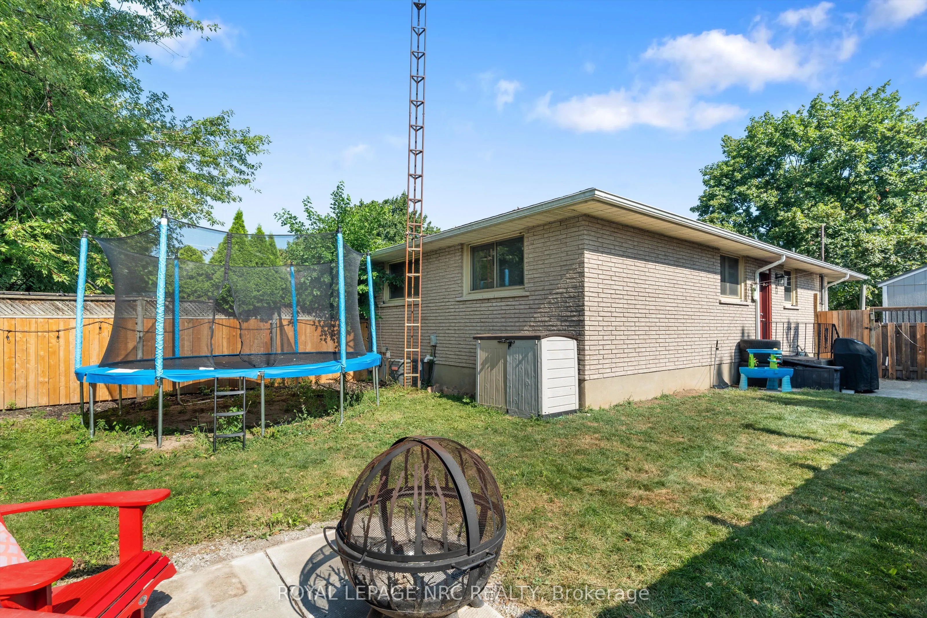 8 lakehurst Drive