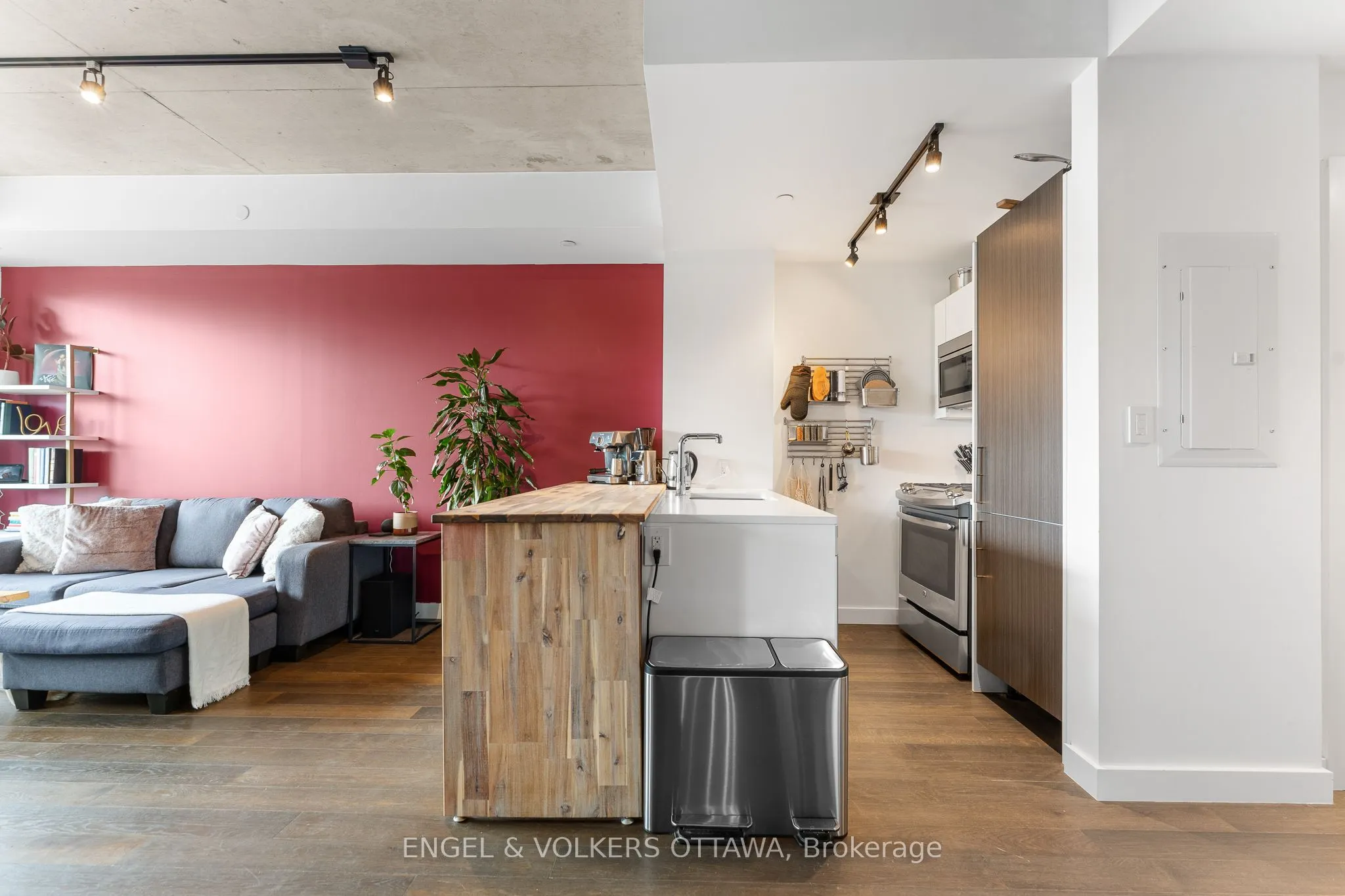 224 Lyon Street, #303