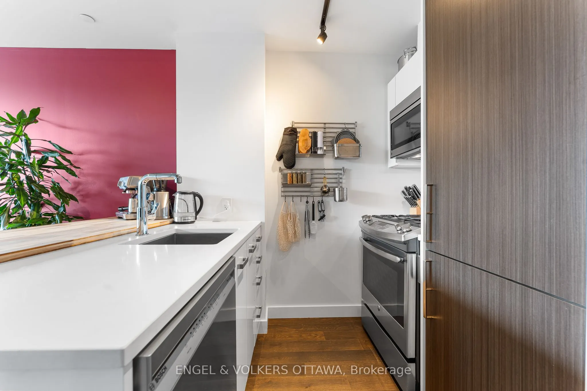 224 Lyon Street, #303