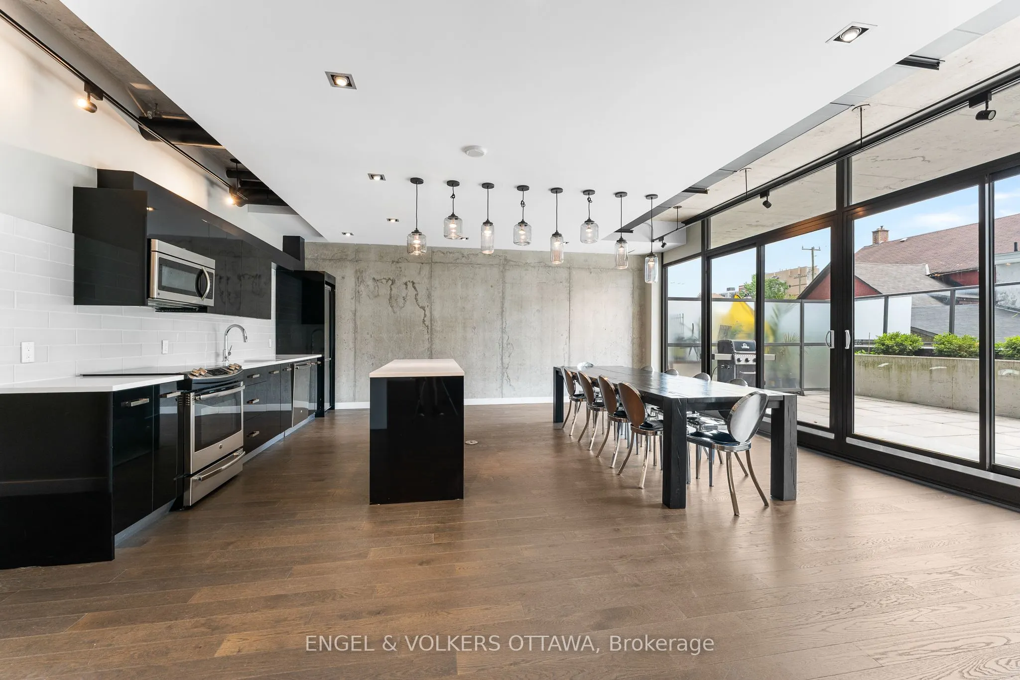224 Lyon Street, #303