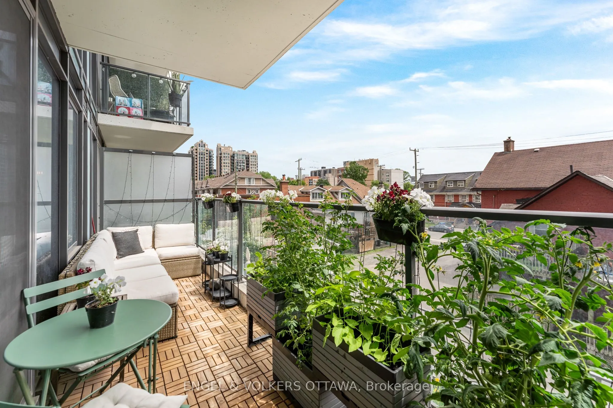 224 Lyon Street, #303
