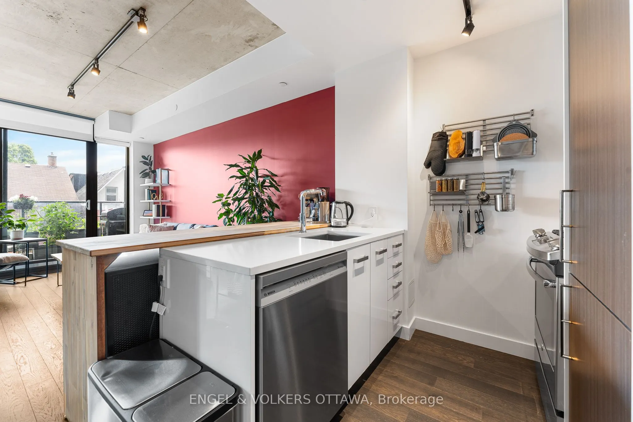 224 Lyon Street, #303