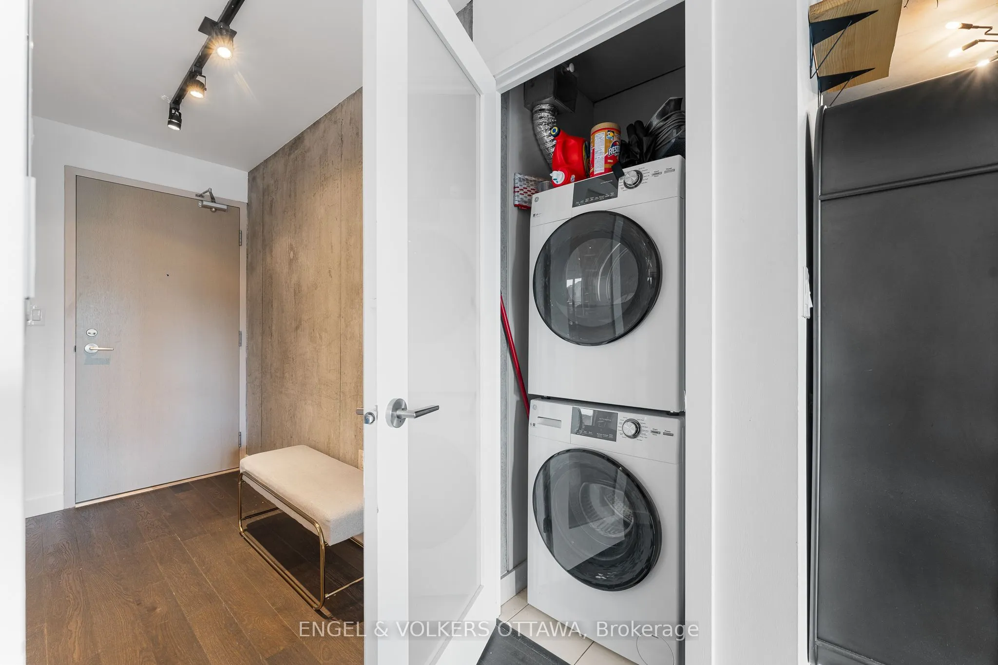 224 Lyon Street, #303