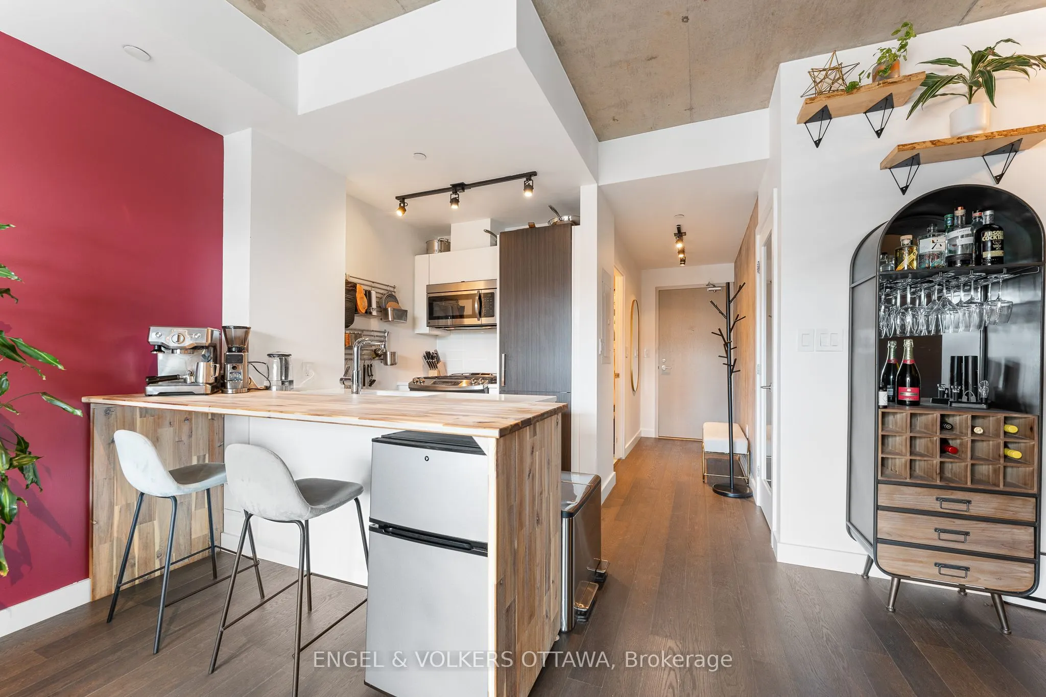 224 Lyon Street, #303