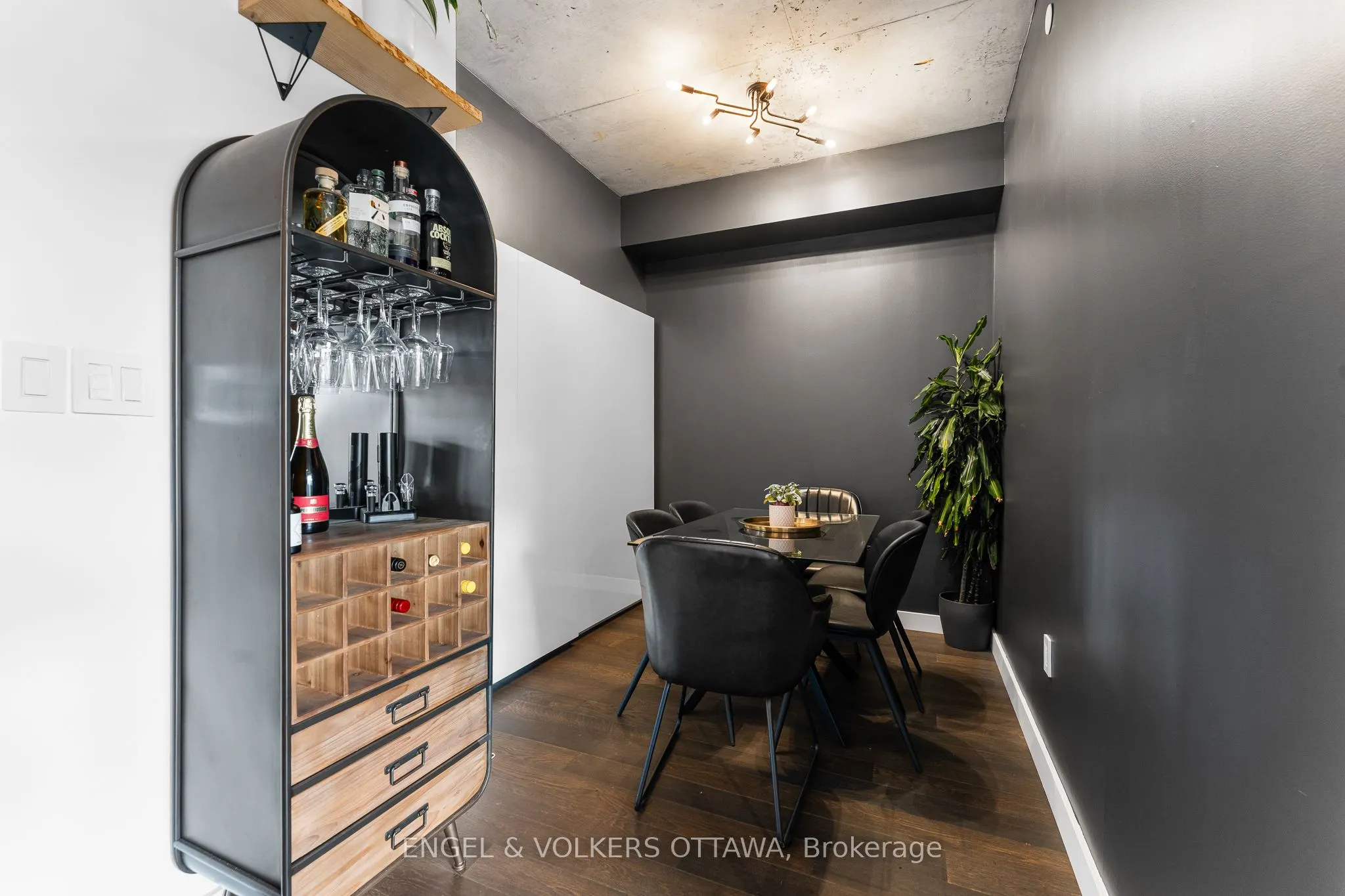 224 Lyon Street, #303