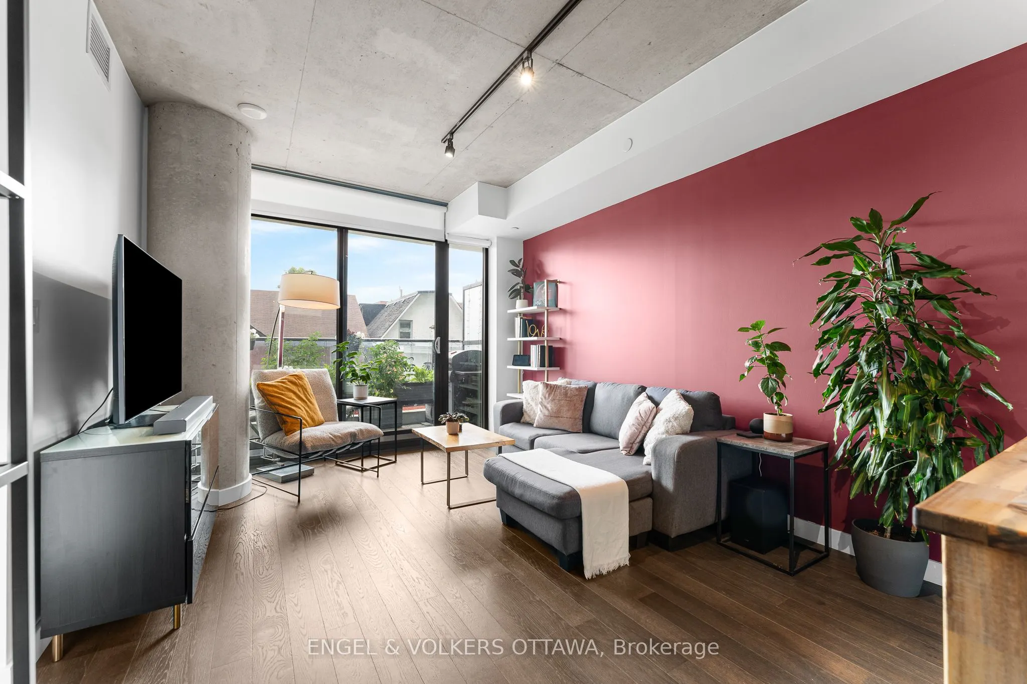 224 Lyon Street, #303