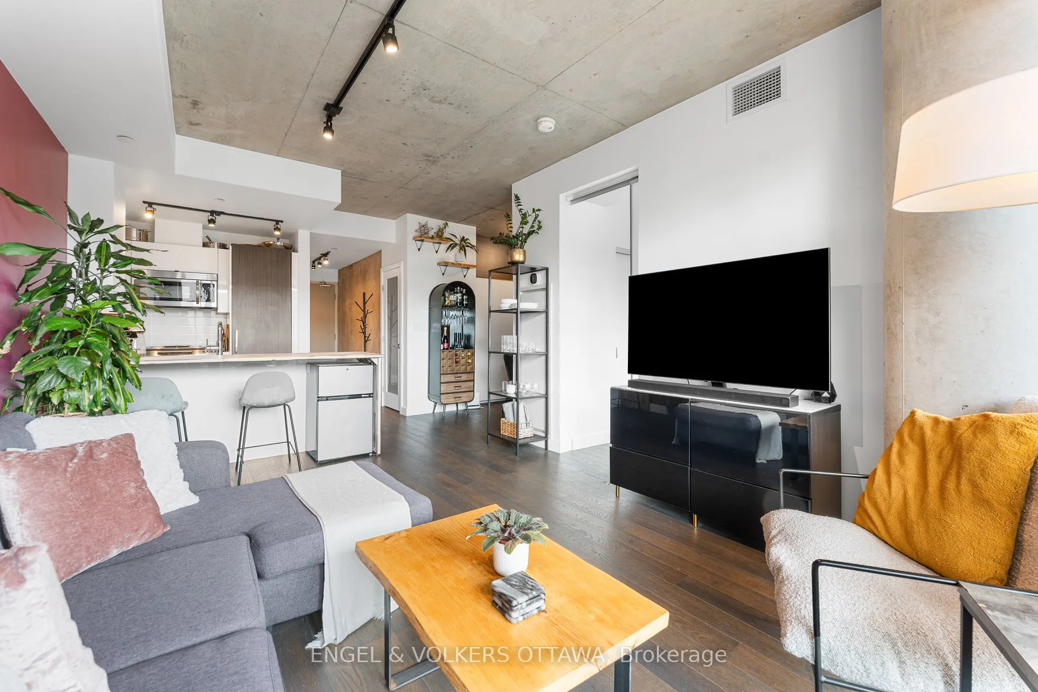 224 Lyon Street, #303