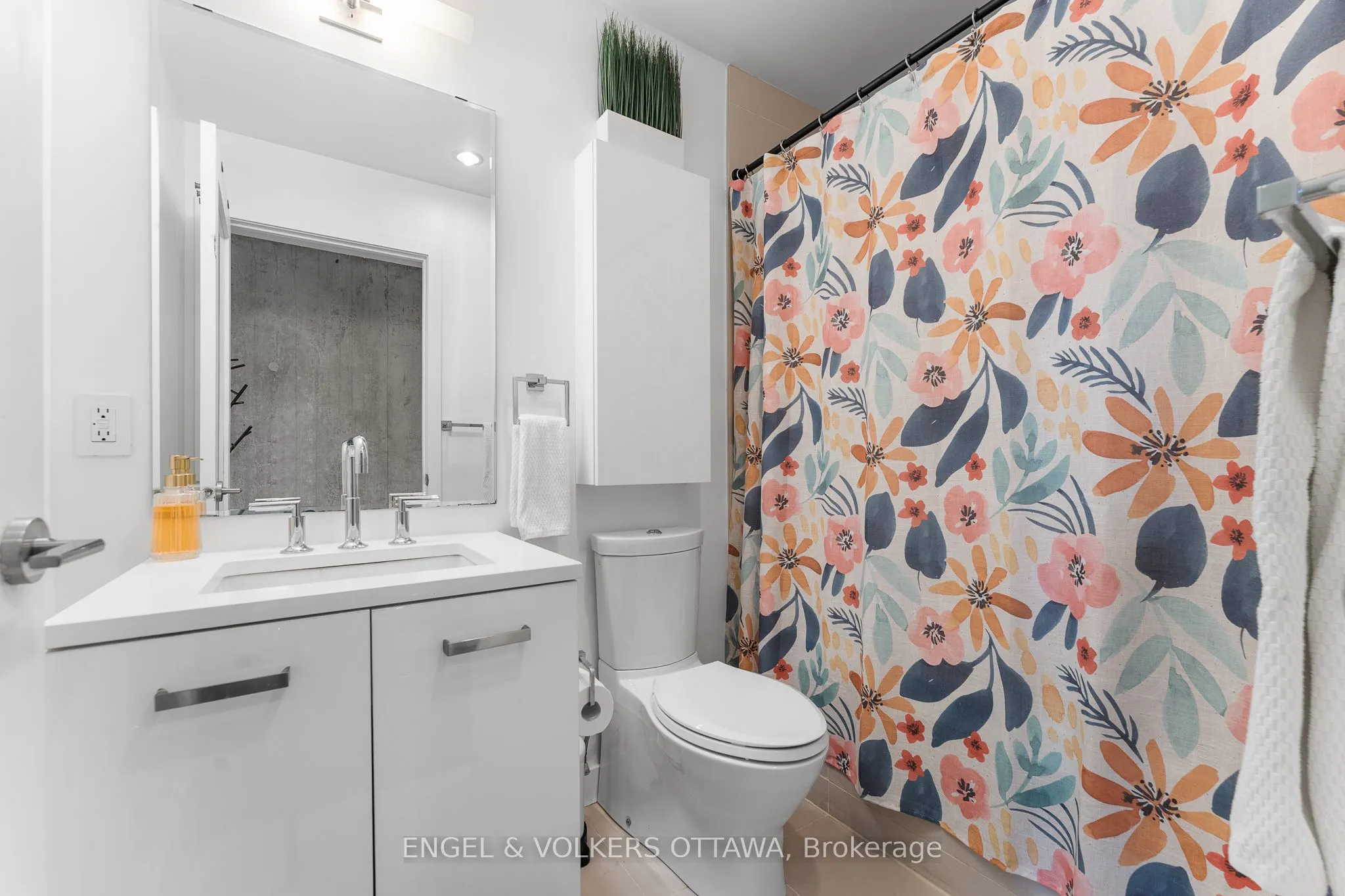 224 Lyon Street, #303