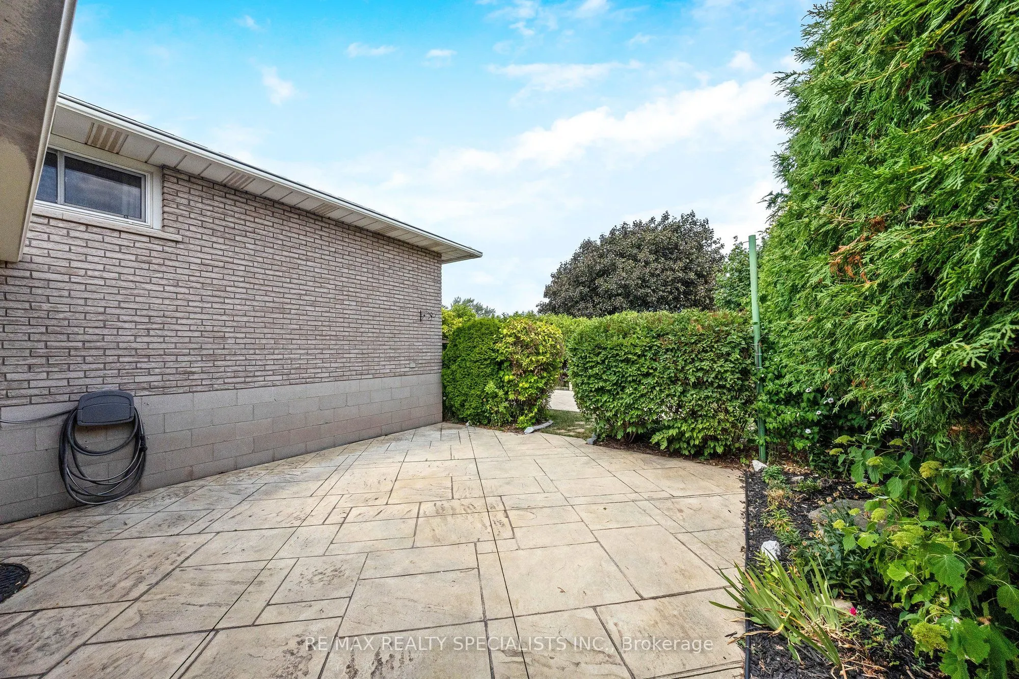 212 Memorial Avenue