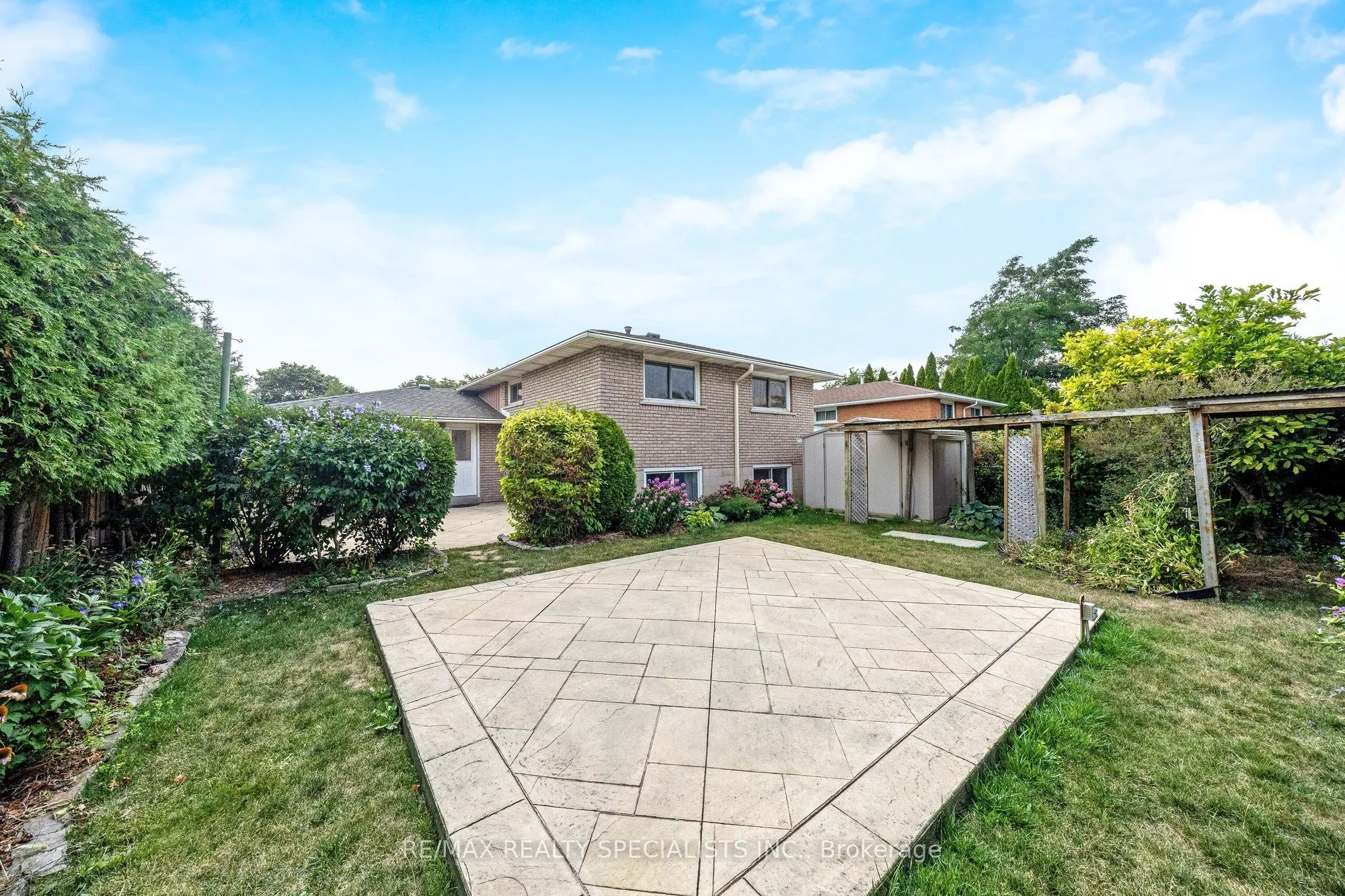 212 Memorial Avenue